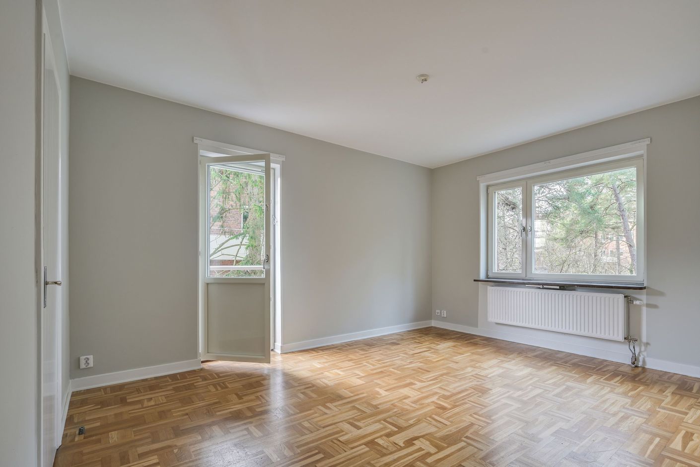 Härligt gavelläge vilket gör lägenheten inbjudande och ljus