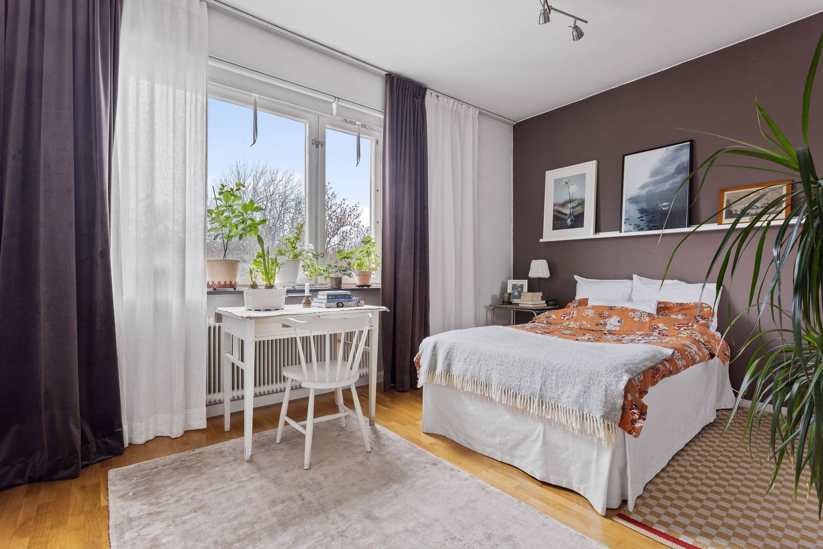 Beläget högt i huset helt utan insyn