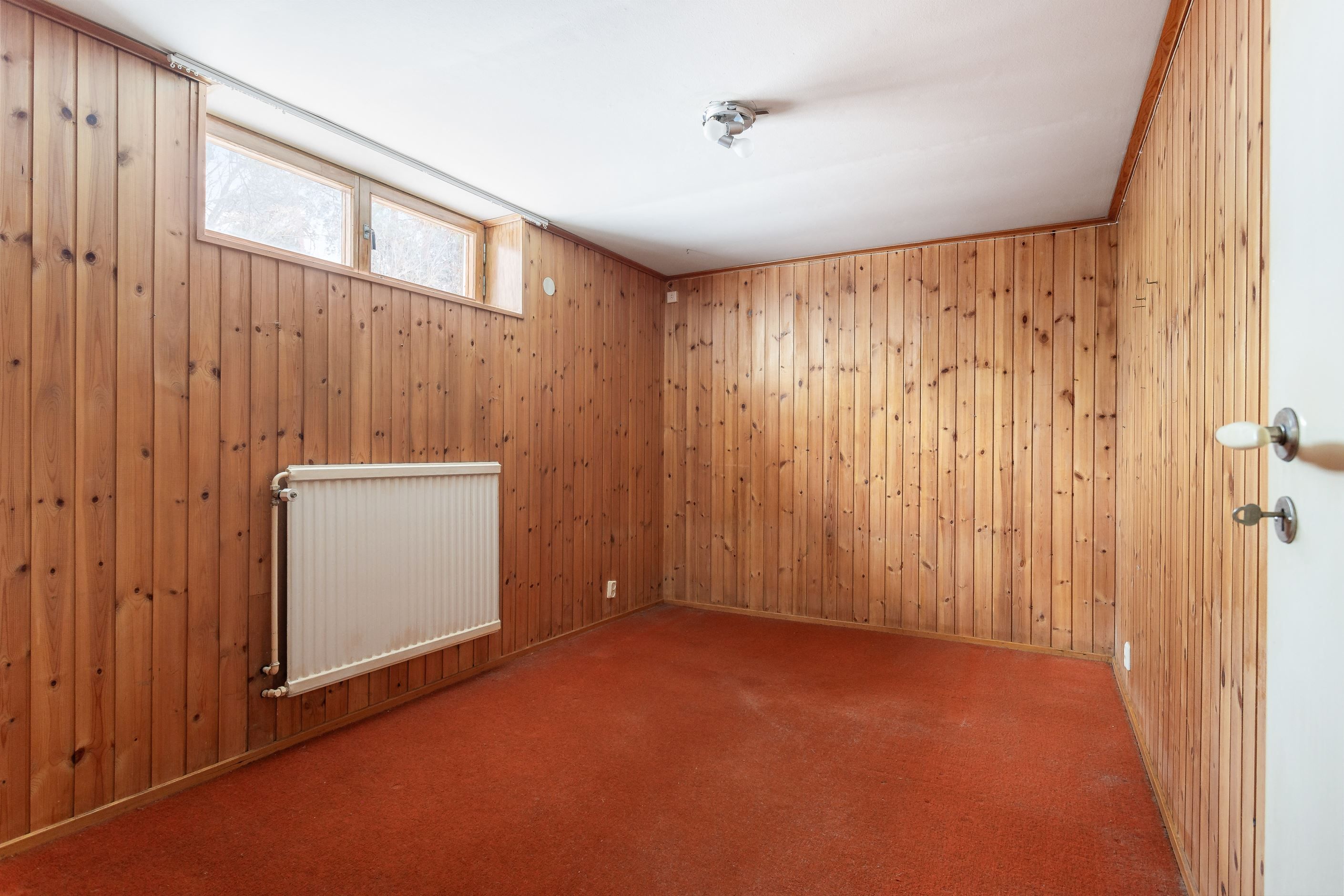 Allrum/Sovrum i källaren