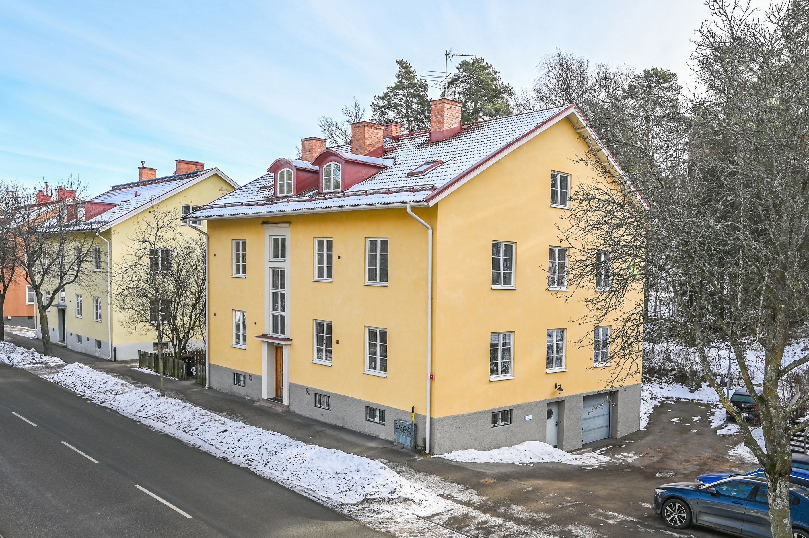 Gångastånd till Västerledstorget med service och Nockebybanan