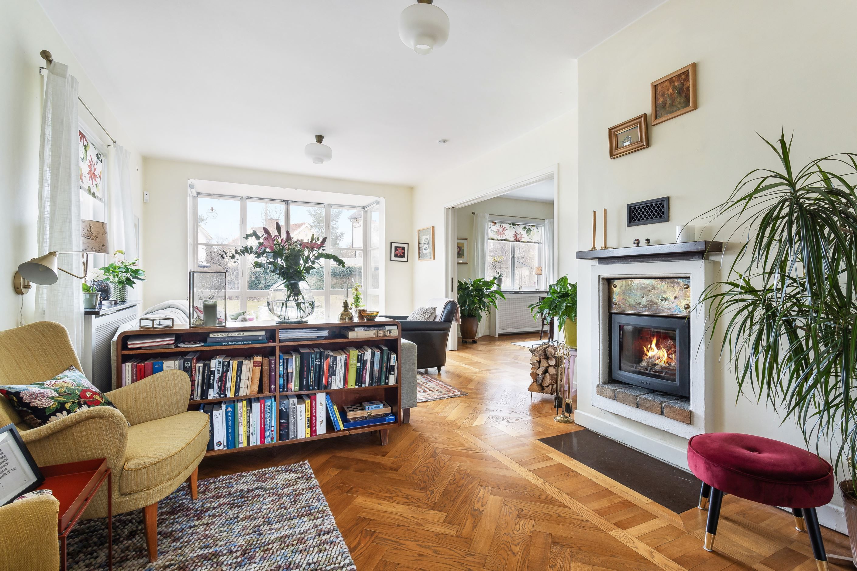 Sällskapsdel som rymmer såväl vardagsrum som matsal