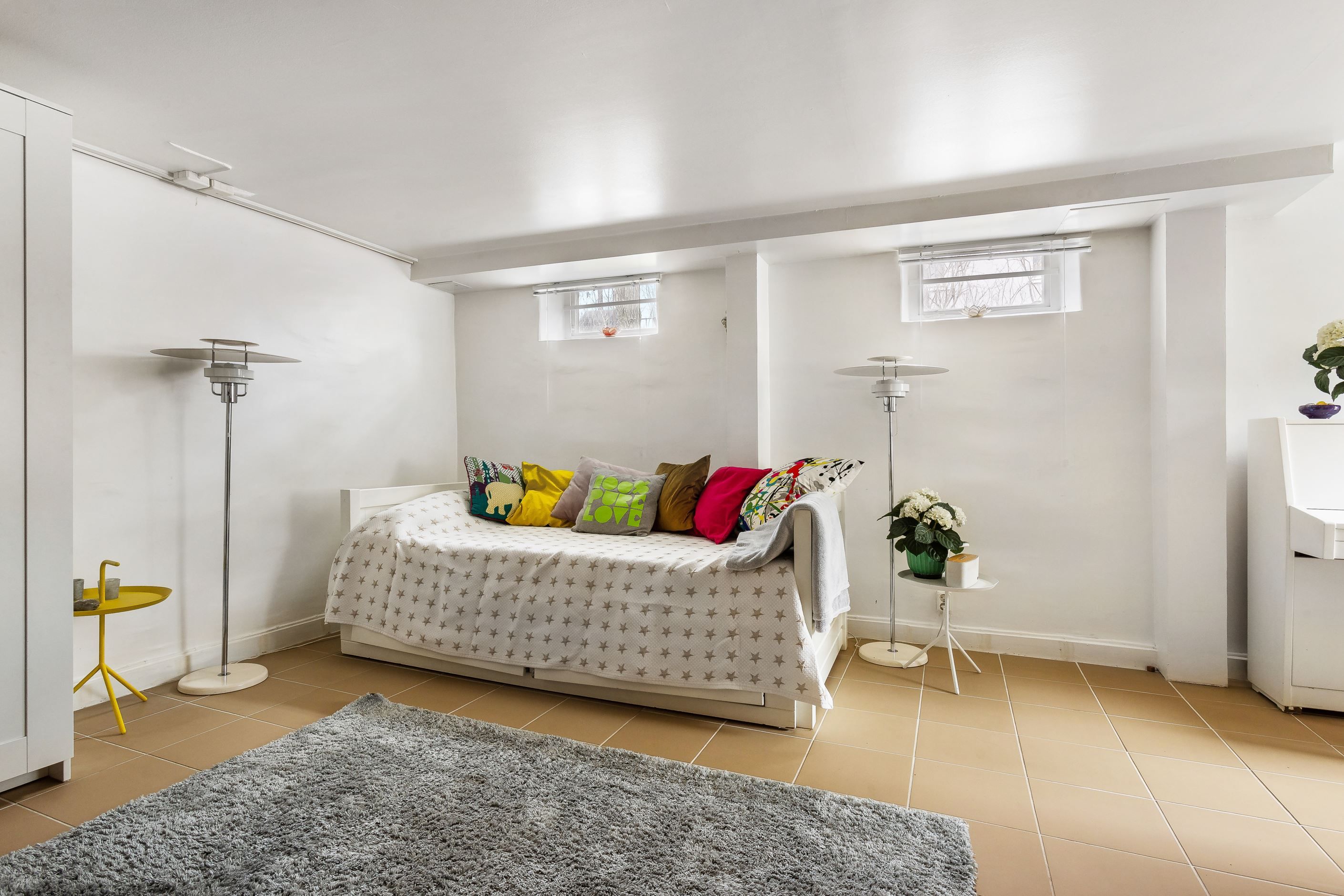 Allrum/Tonårsrum på nedre plan