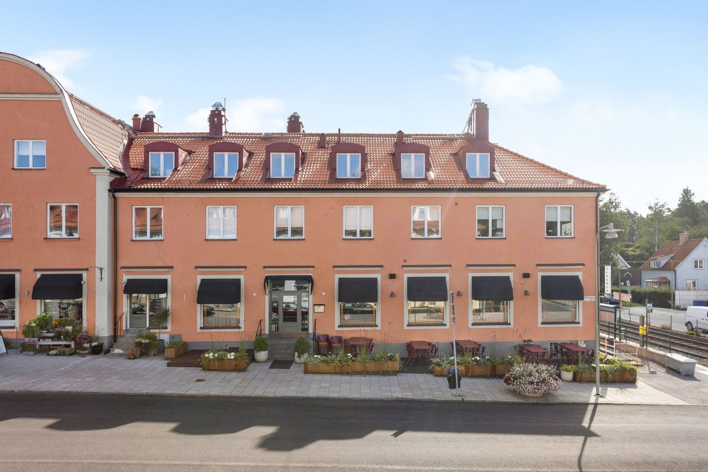 Blombutik och restaurang på Ålstensgatan