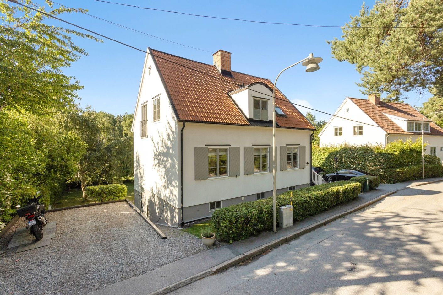 Bilplatser på grusad infart