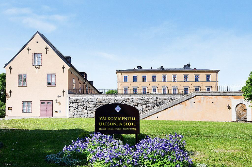 Ulfsunda Slott med restaurang m.m i närområdet