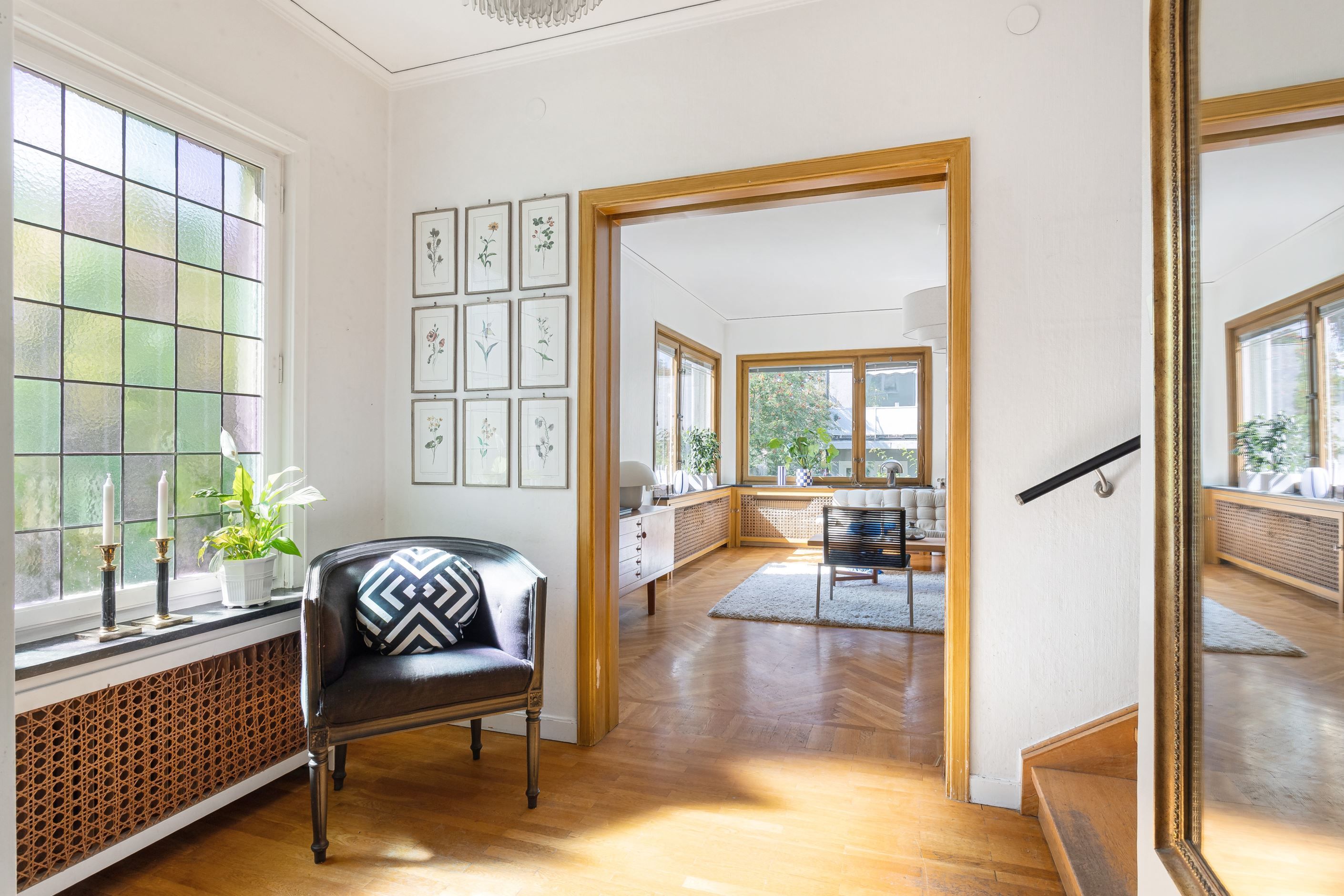 Tidstypisk charm möter från första insteget