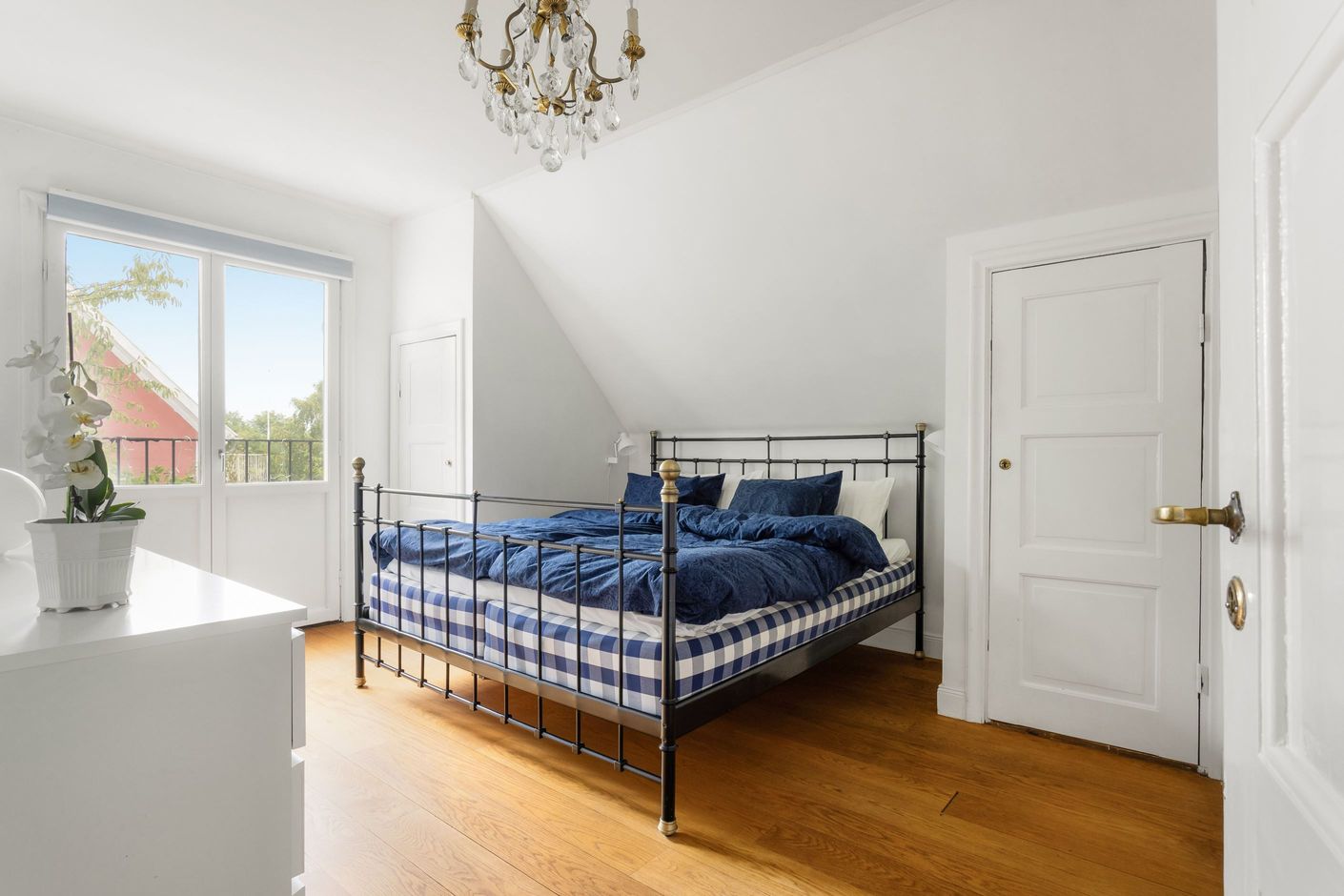 Master bedroom med fransk balkong