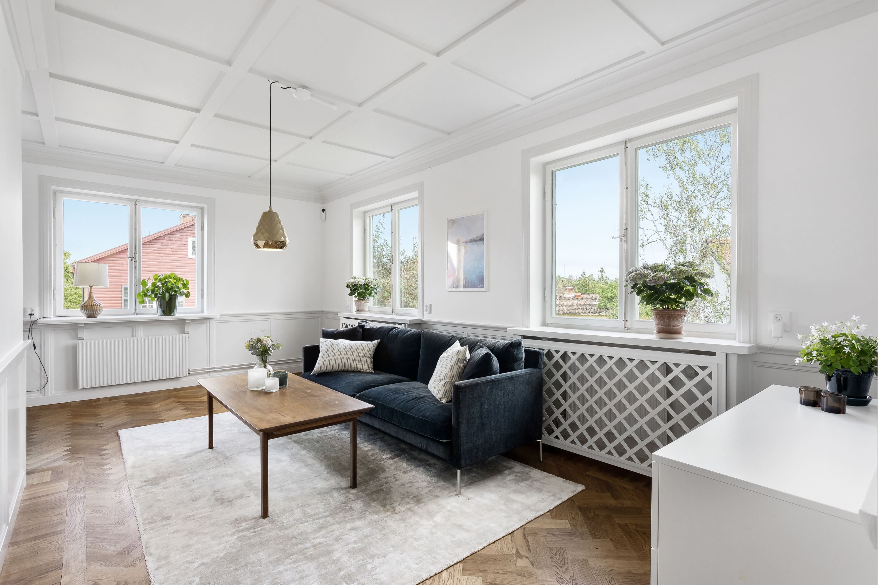 Allrum på övre plan med mycket fina byggårsdetaljer