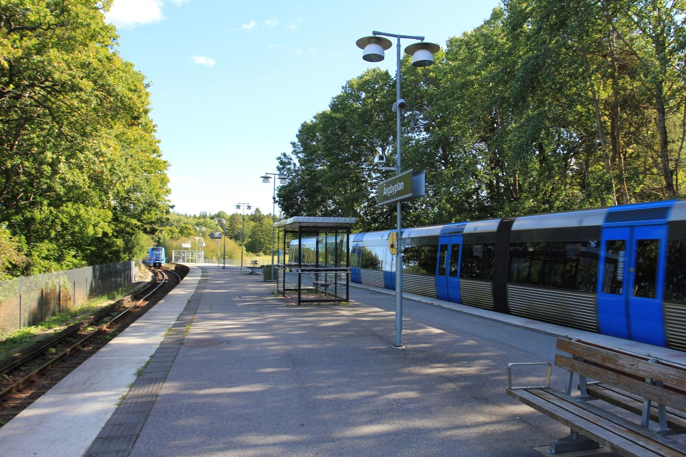 Islandstorget eller Ängbyplan håller med T-bana