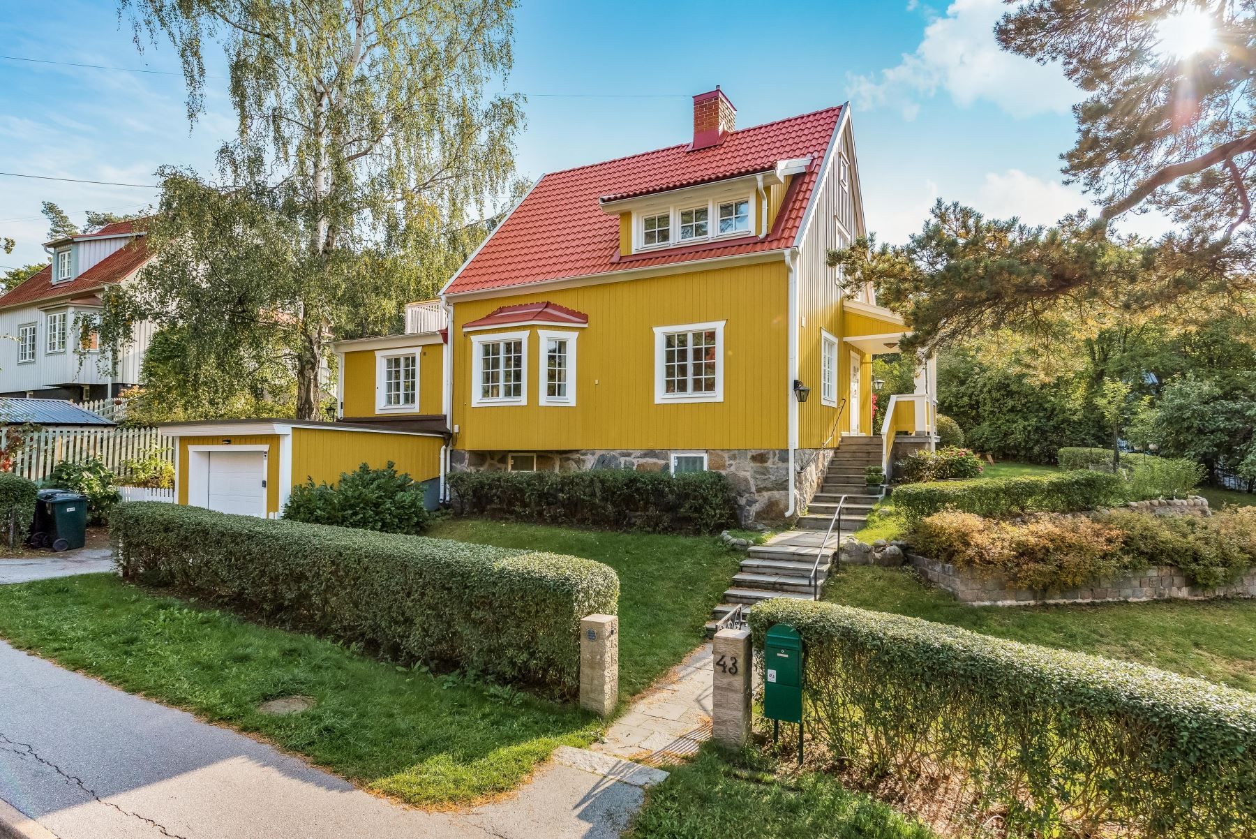 Välkommen till Fältmarskalksvägen 43