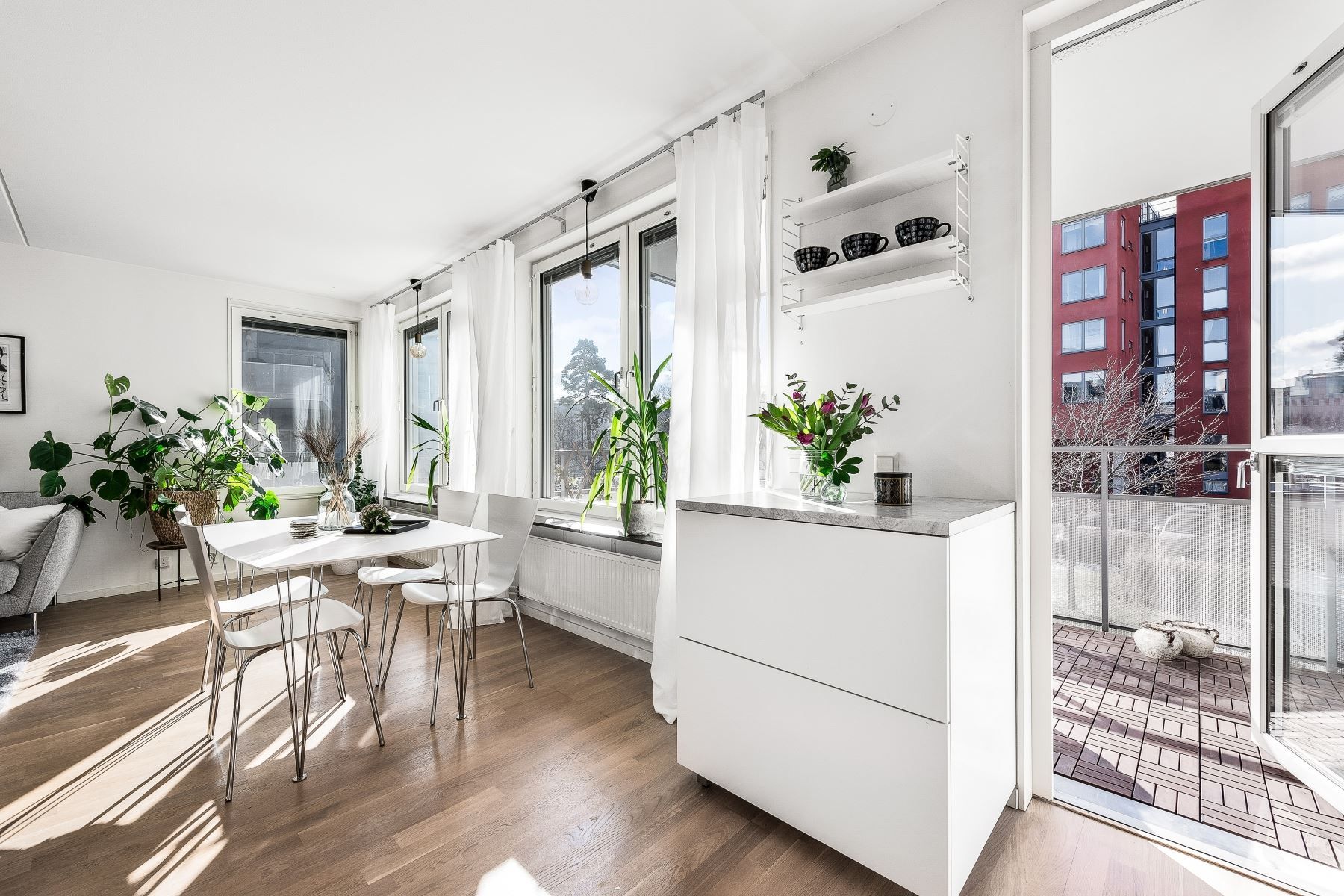 Gavelläge och utgång till balkongen