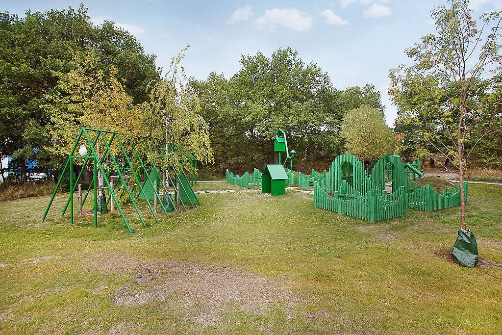 Annedalsparken med lekplats...