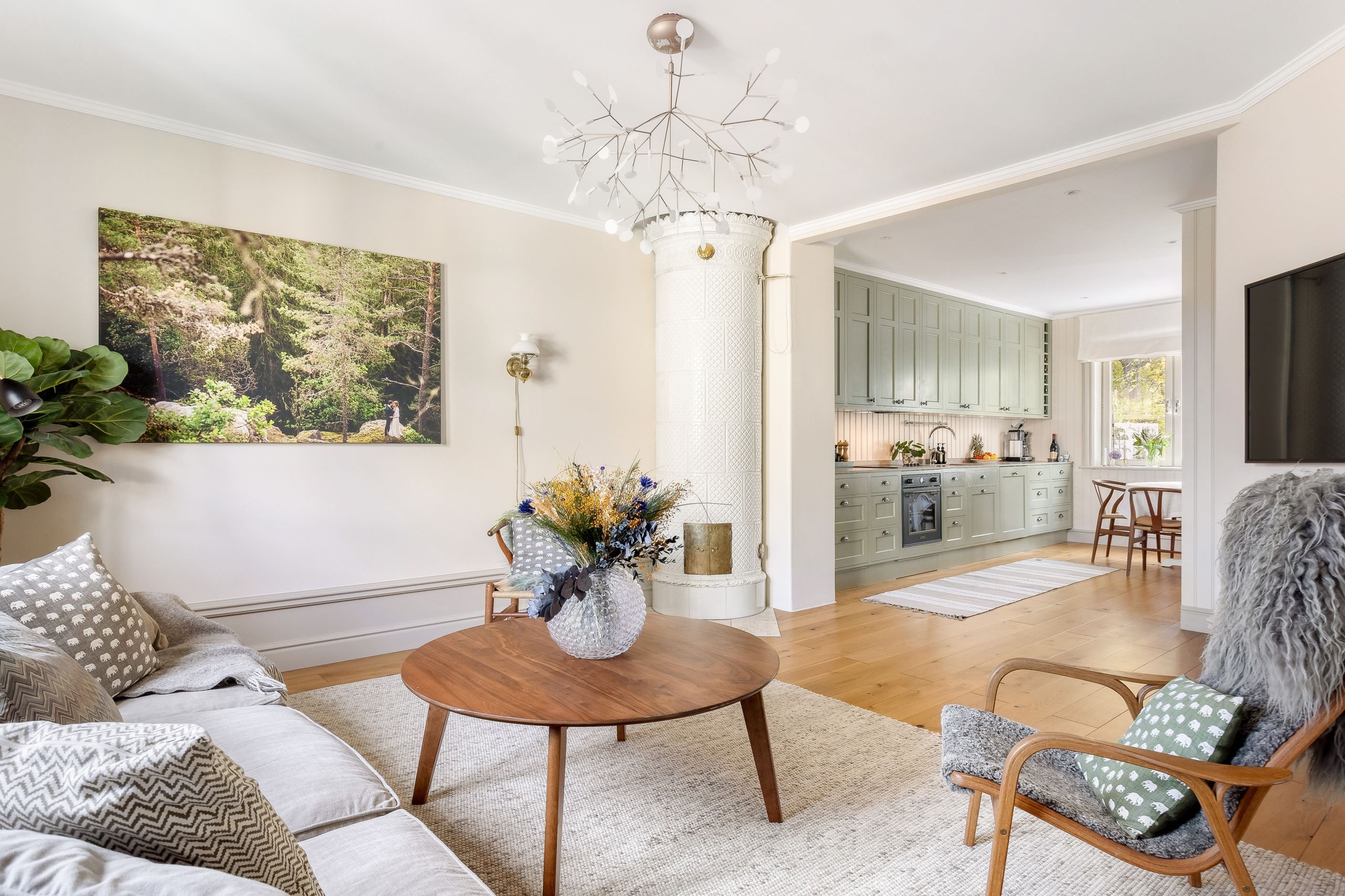 Tilltalande interiör med fin kontakt mellan ytorna