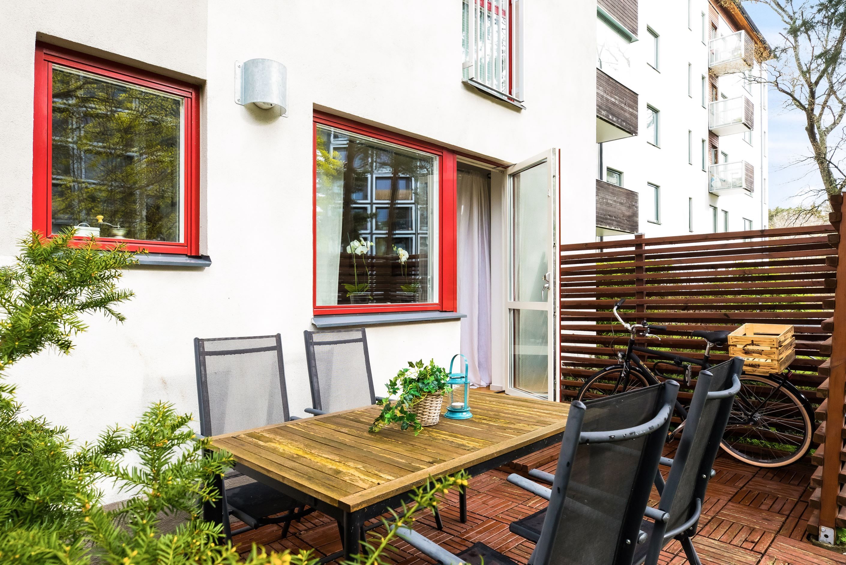 Suverän uteplats i bästa sydväst-läge