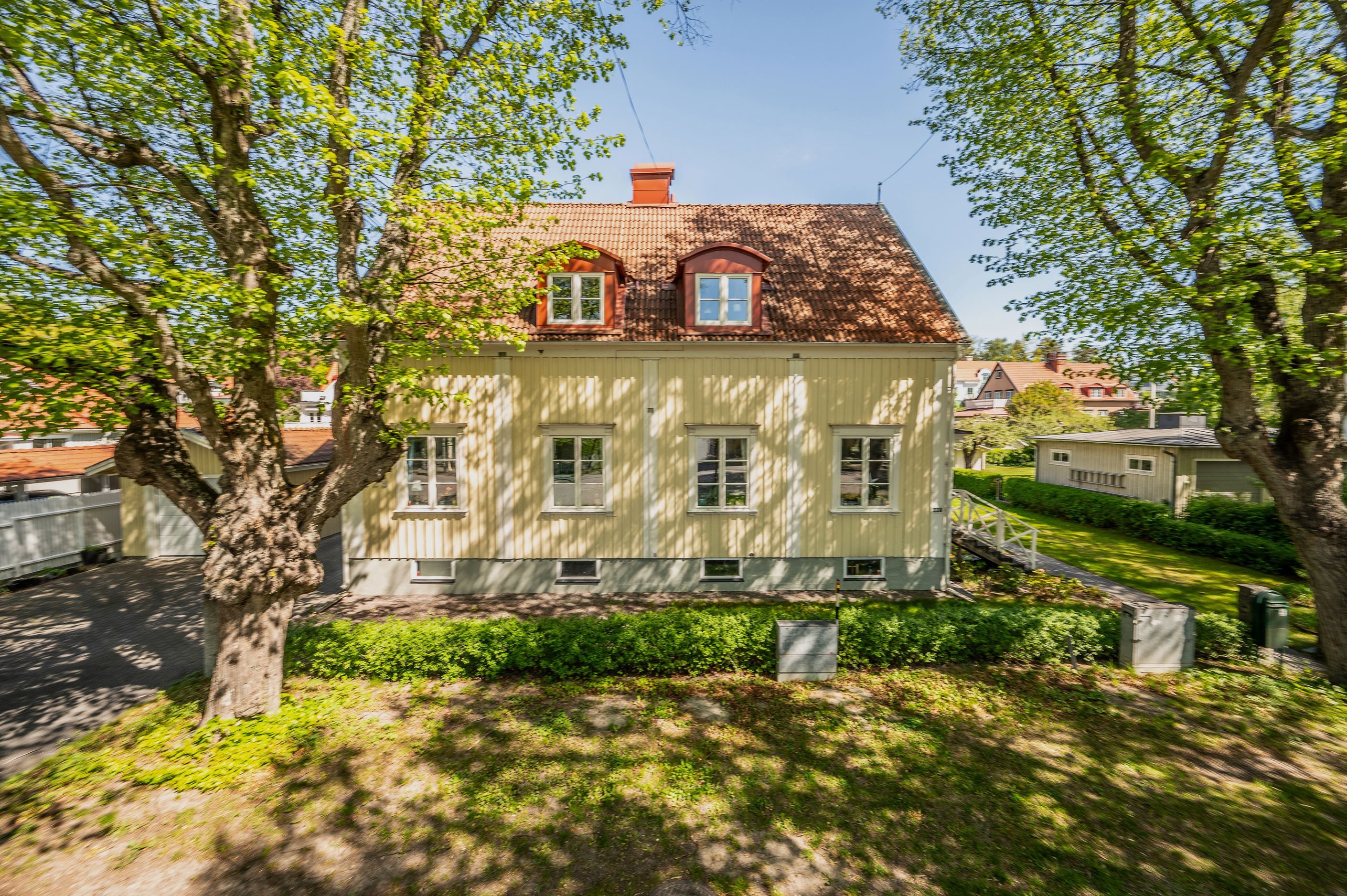 Välhållen familjevilla anno 1924 som löpande renoverats till mycket fint skick