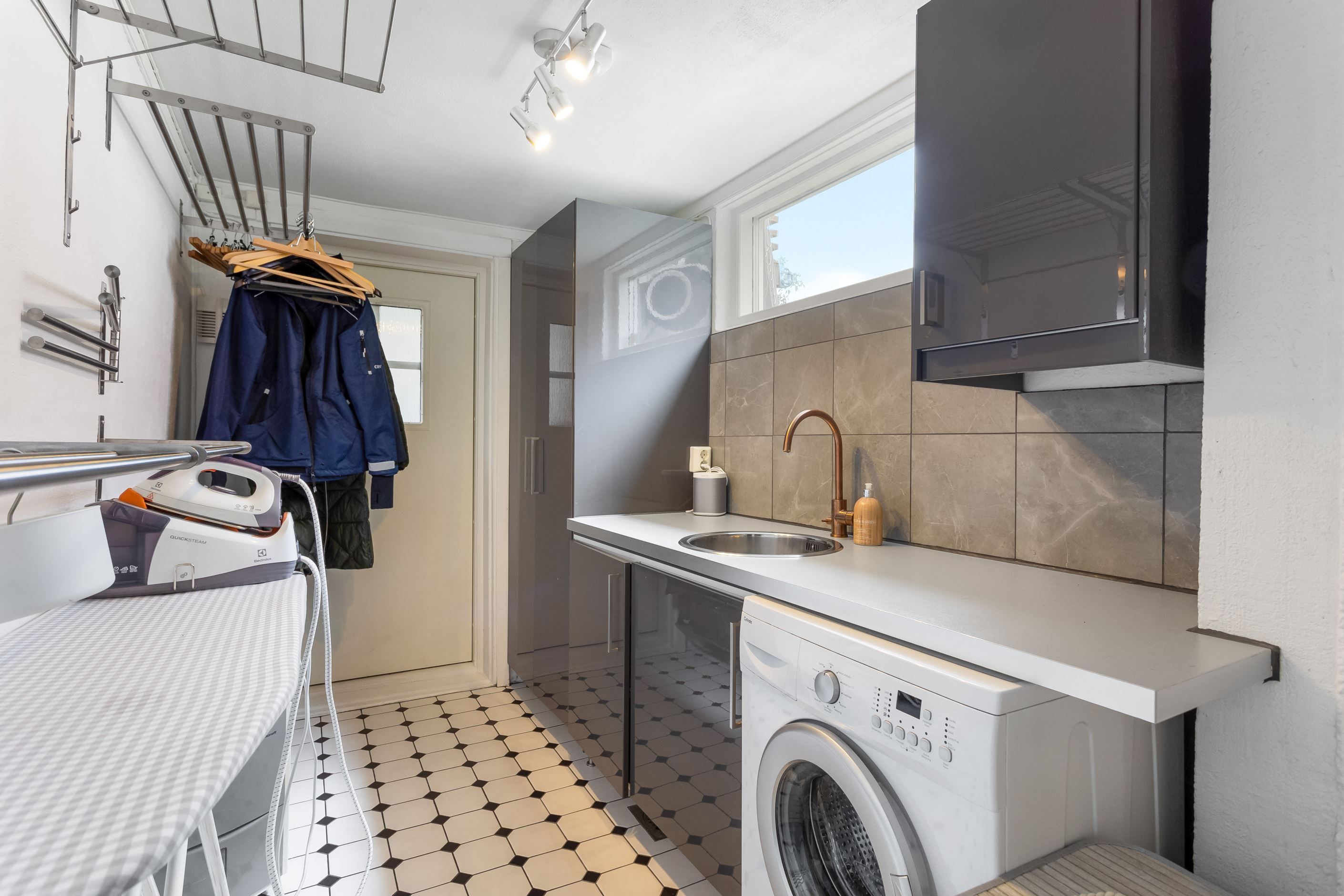 Tvättstuga med groventré