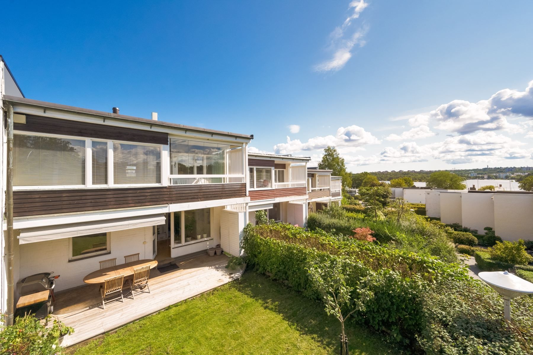 Klassiskt Smedslättsradhus med härliga ytor