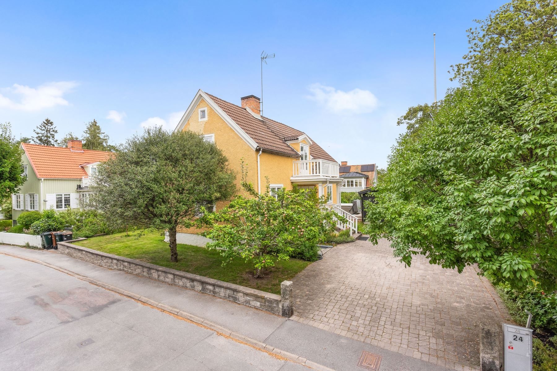 Välbelägen Höglandsvilla inbäddad i lugn idyll - ett välhållet hus med varm atmosfär