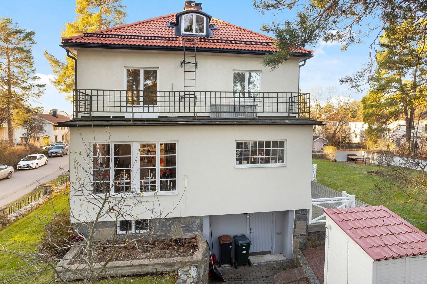 Pampig och synnerligen påkostad villa - ett hem för den kräsne