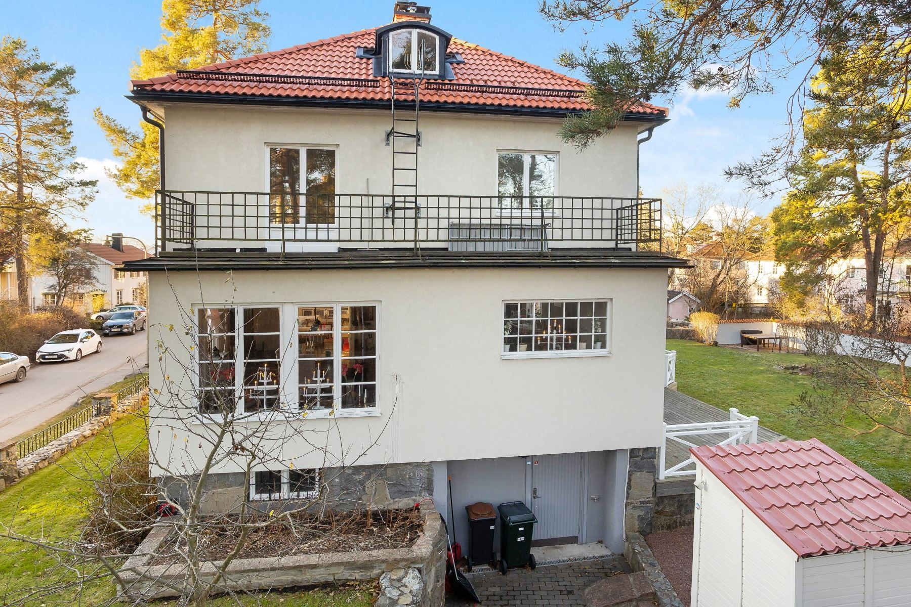 Pampig och synnerligen påkostad villa - ett hem för den kräsne