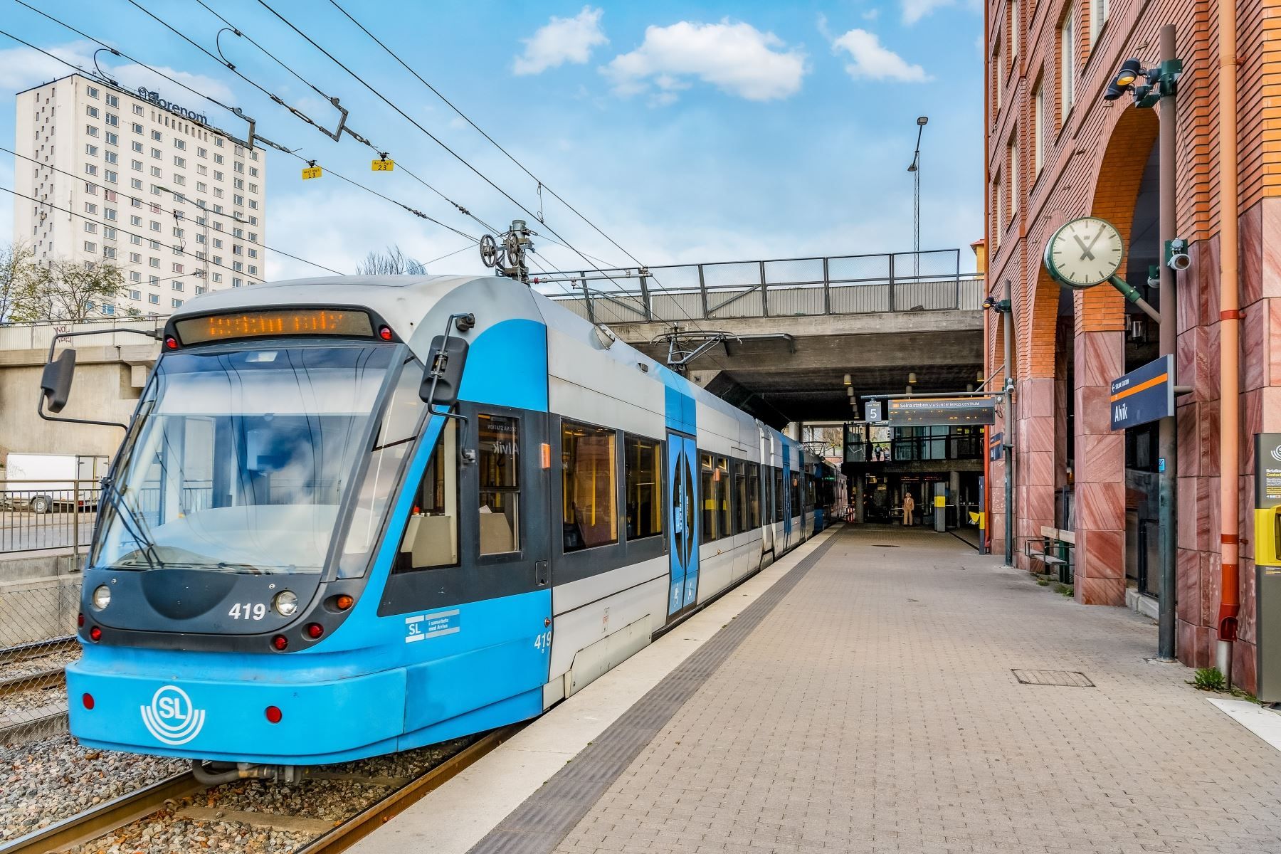 Tvärbana vid Alvik tar dig såväl söder- som norr ut