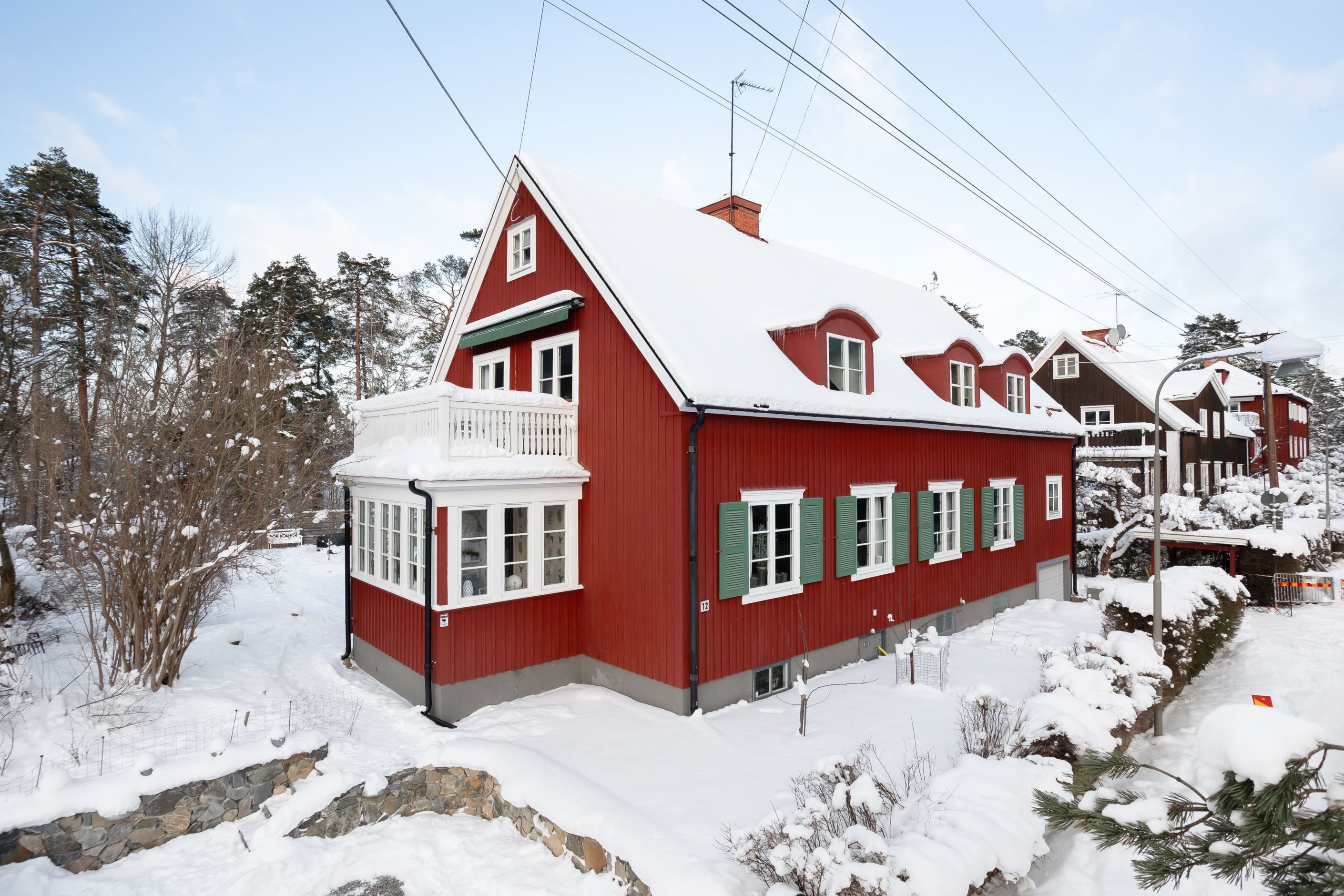Klassisk vacker parvilla invid Ålstens Torg