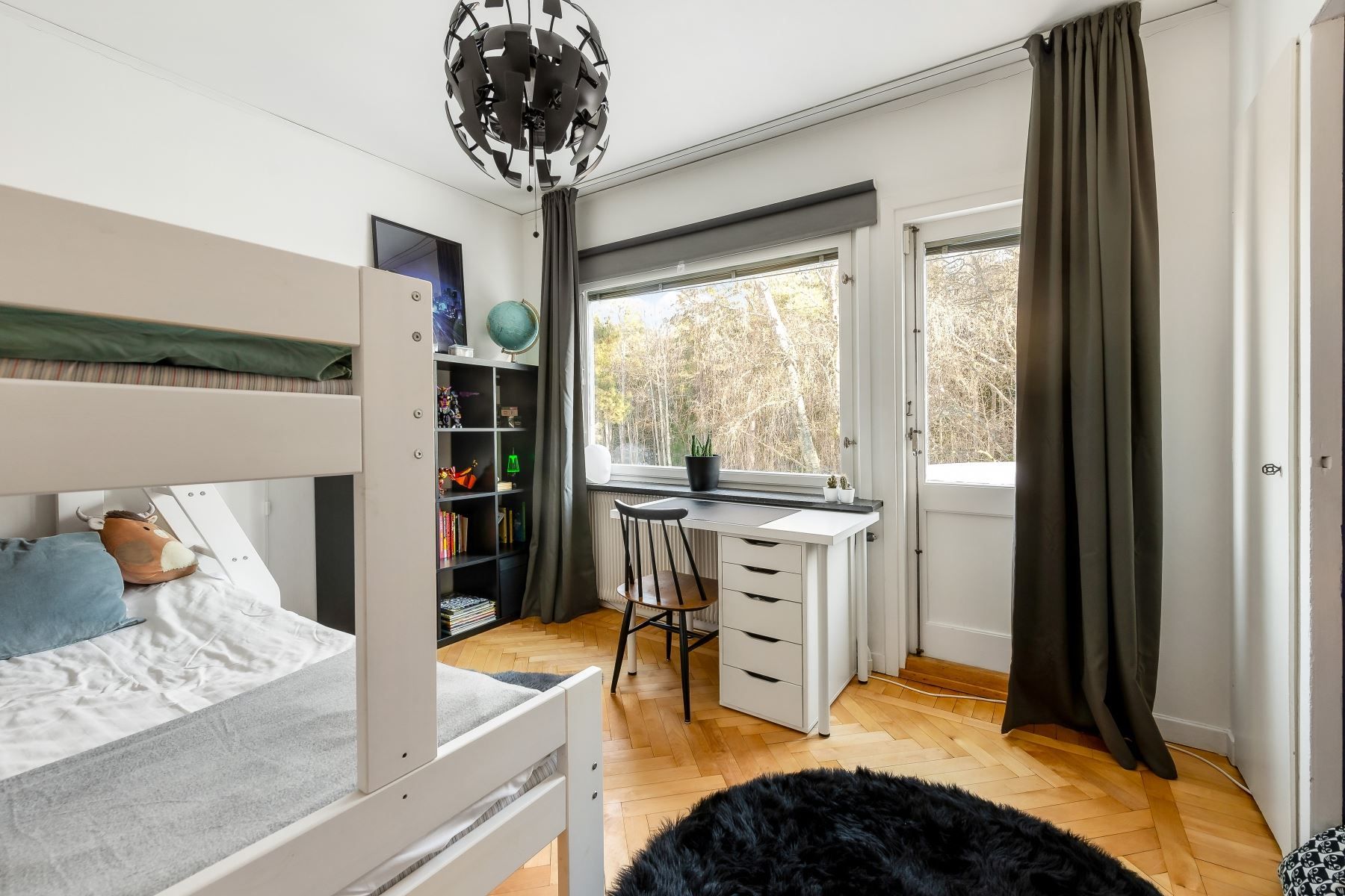 Utgång till balkong även från detta sovrum