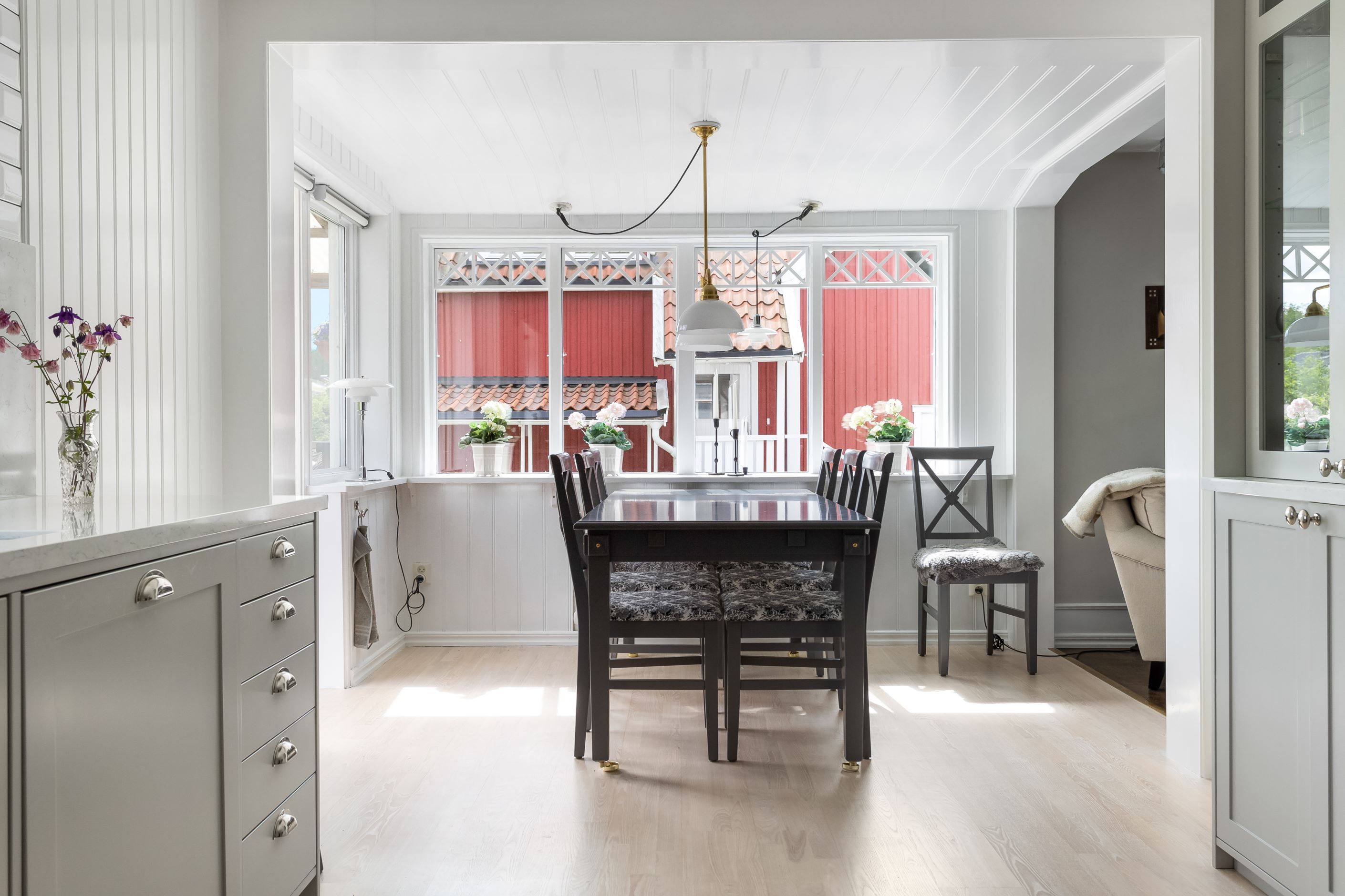 Stora fönsterpartier