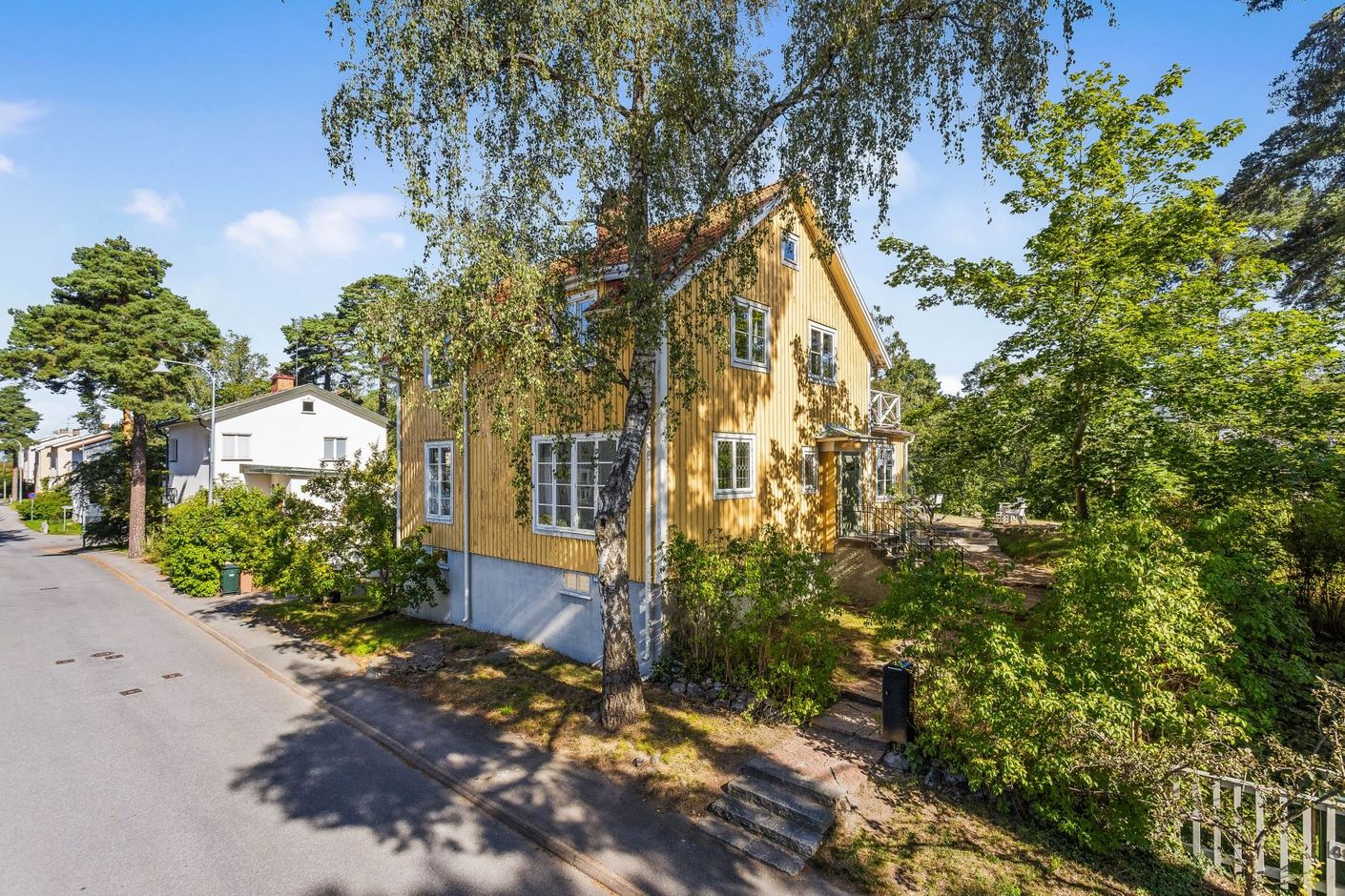Lugna Igelkottsvägen slingrar sig charmigt genom Stora Mossen