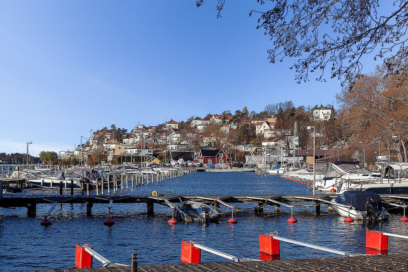 Ålstens båtklubb med sommarrestaurang