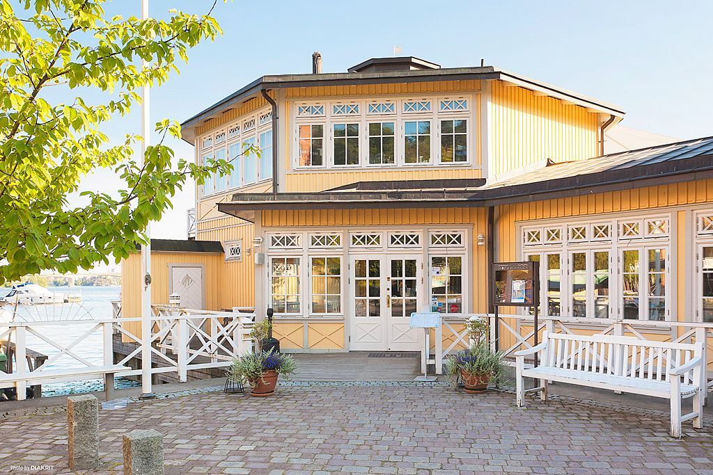 Sjöpaviljongen vid Alviks Torg
