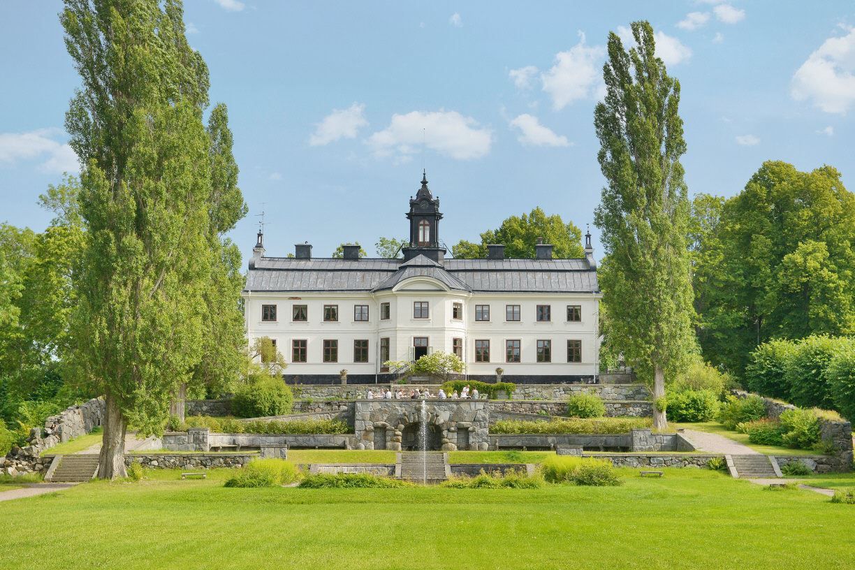 Kaggeholms slott med vacker trädgård