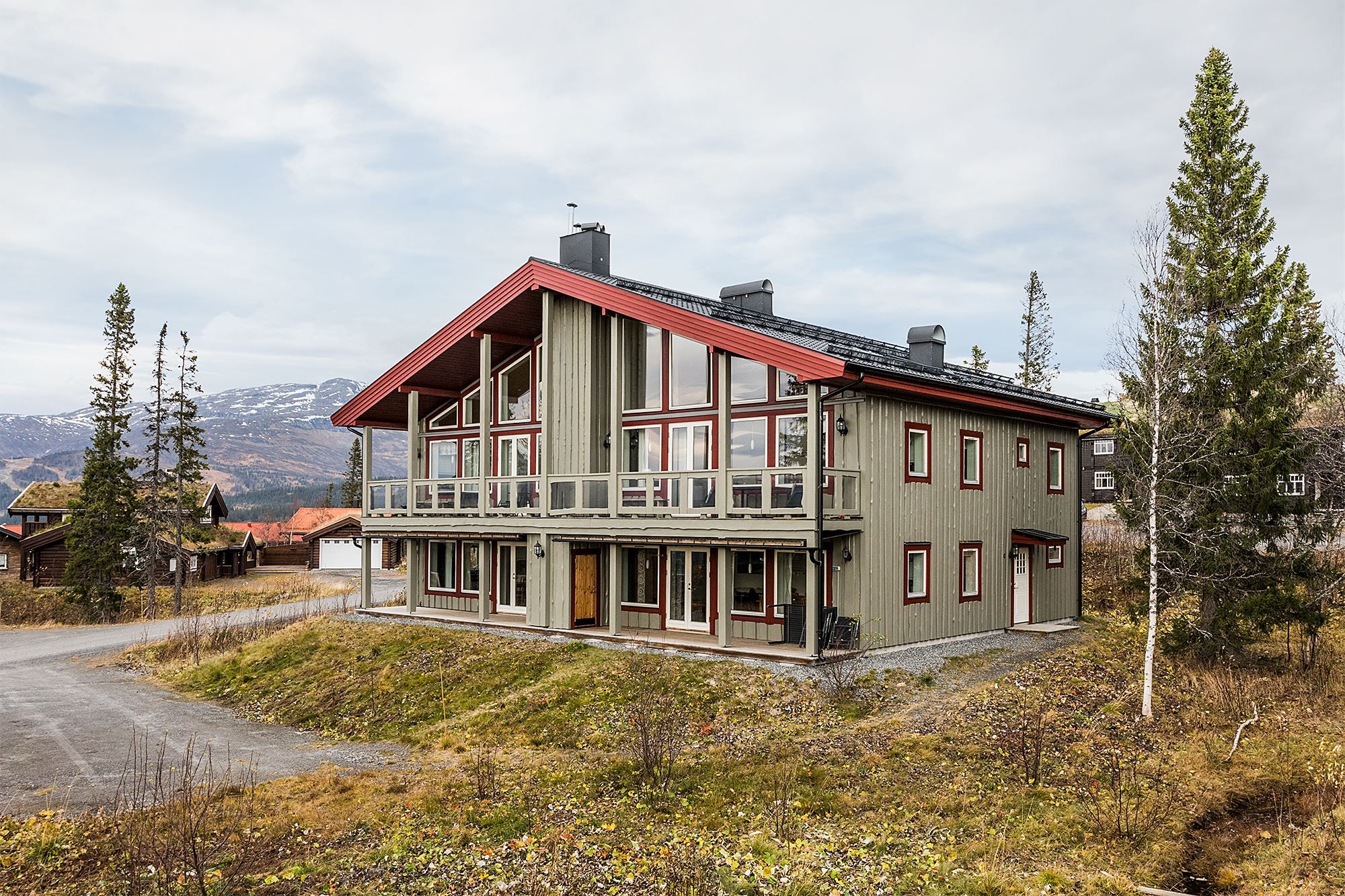 Exteriör söder med Åreskutan i bakgrunden