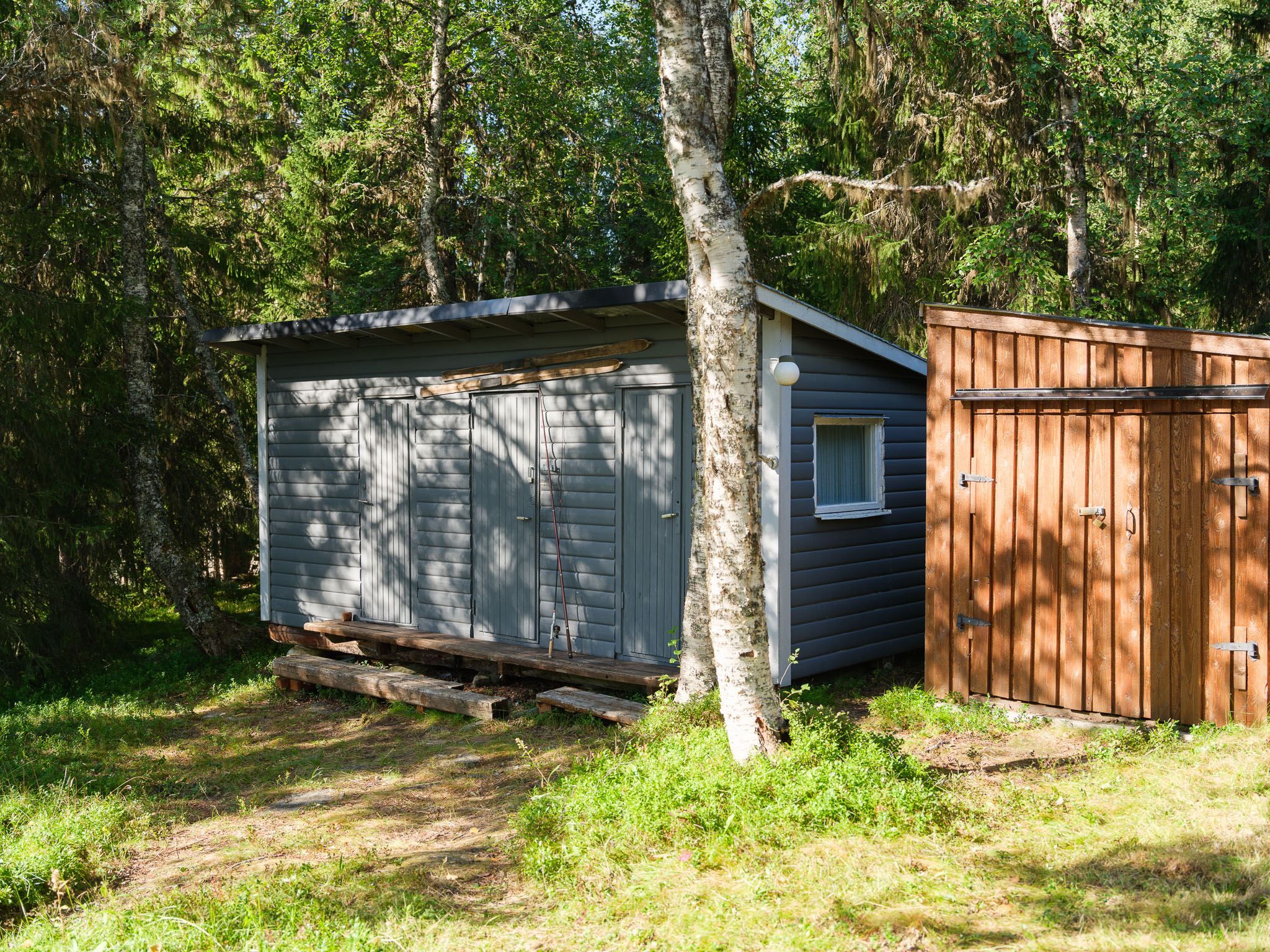36 Förrådsbod och skotergarage
