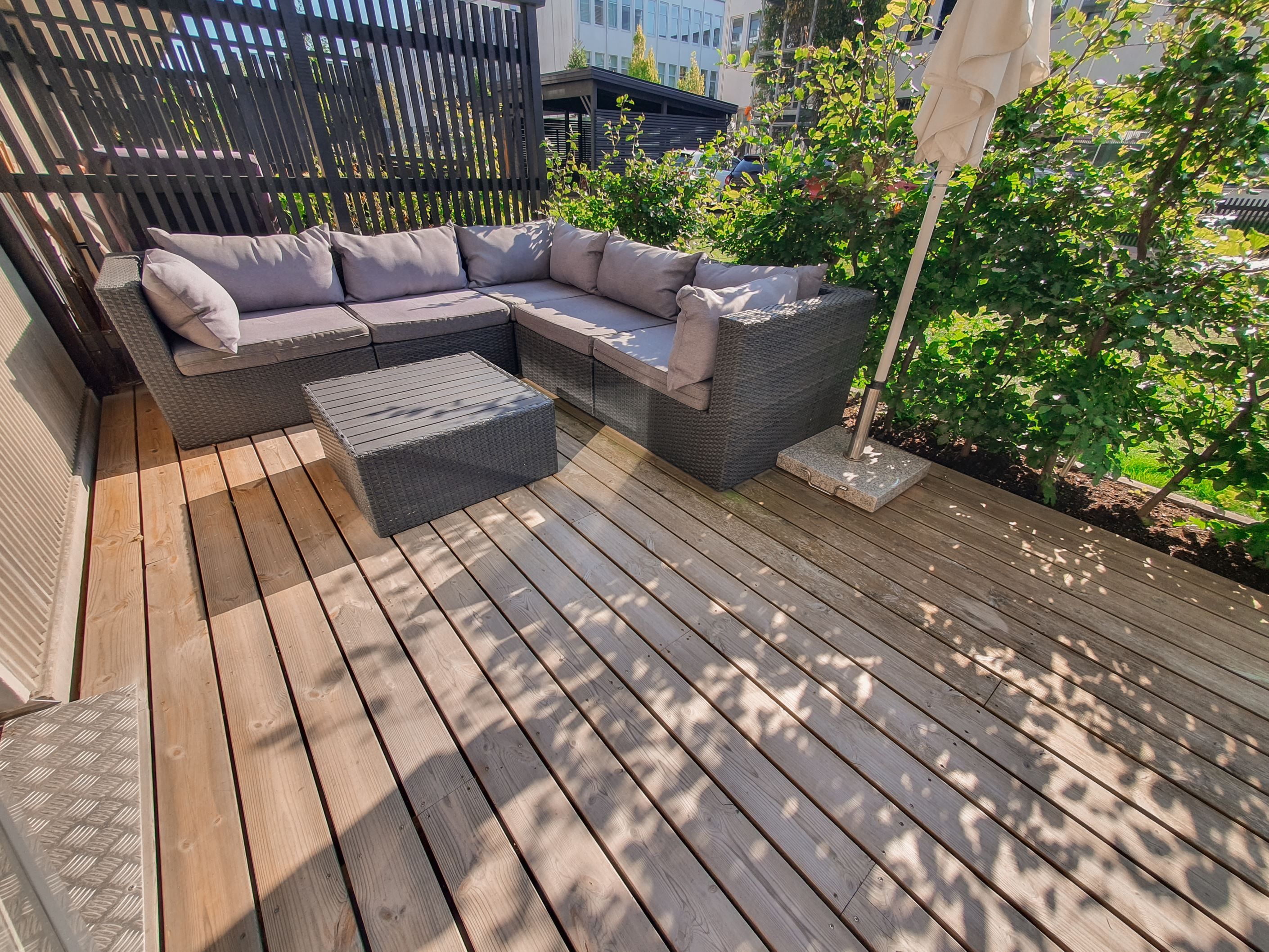 Den underbara uteplatsen (säljarens bild).