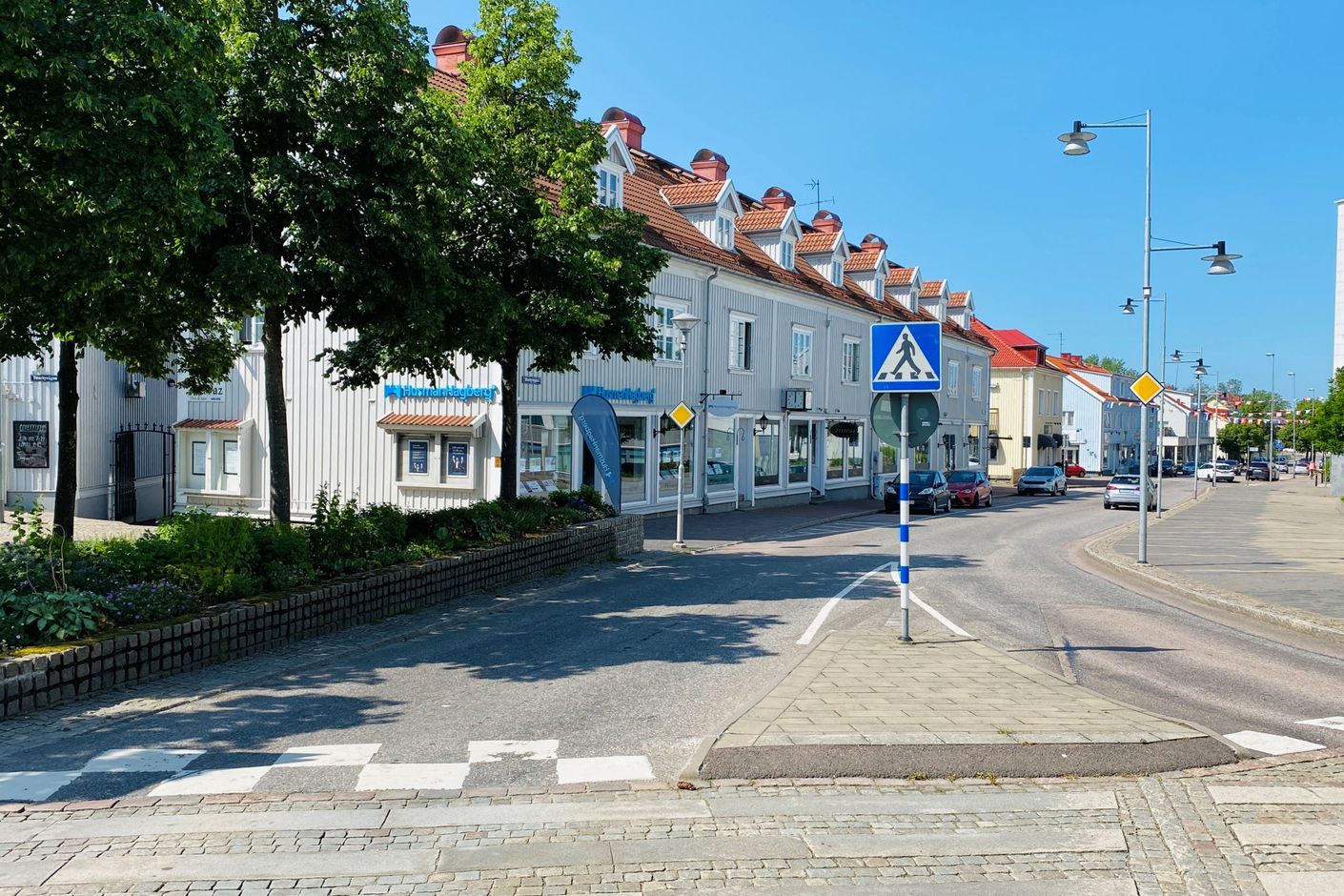 Kom gärna förbi vårat kontor och prata boende.