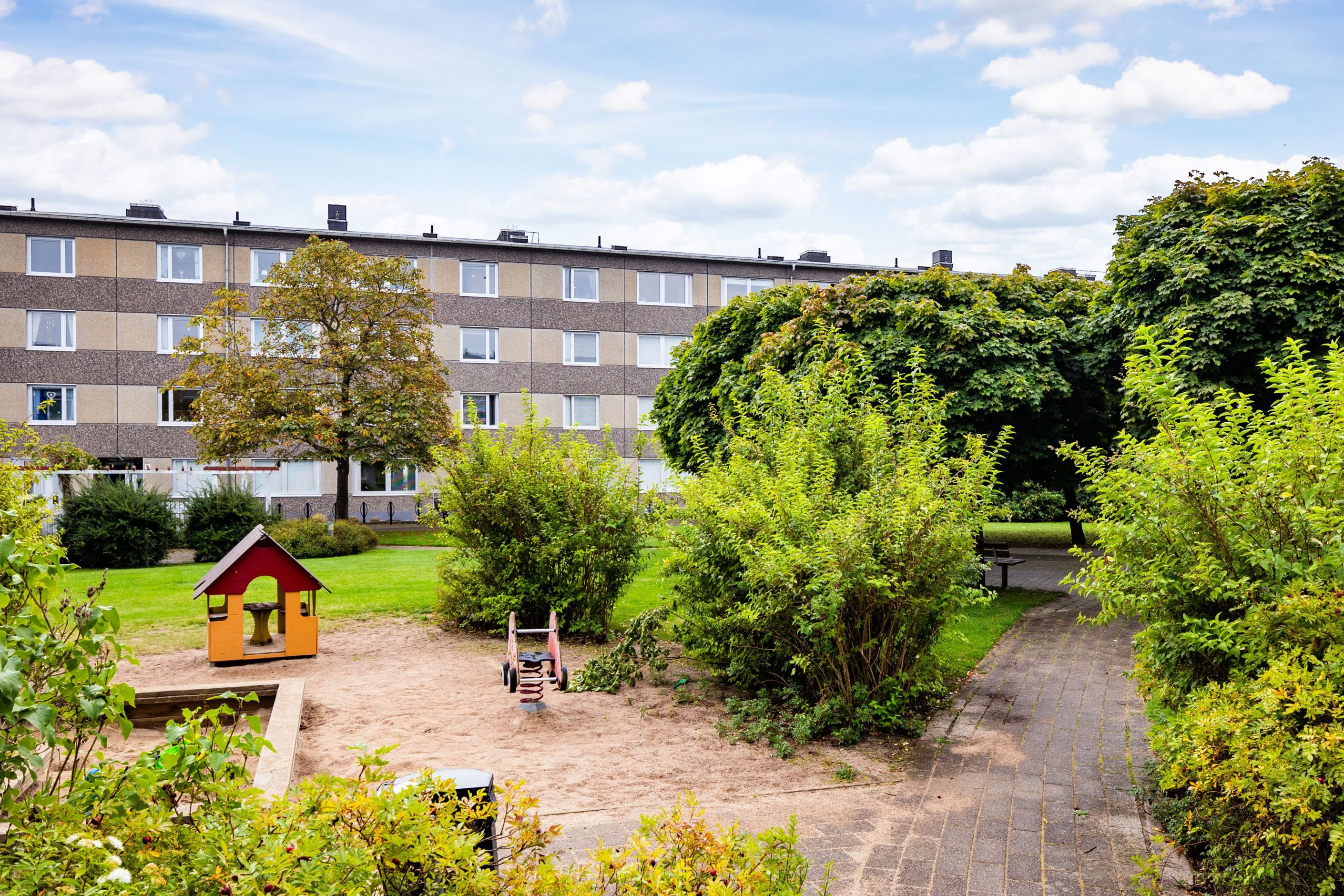 Här finns även lekplatser för stora och små.