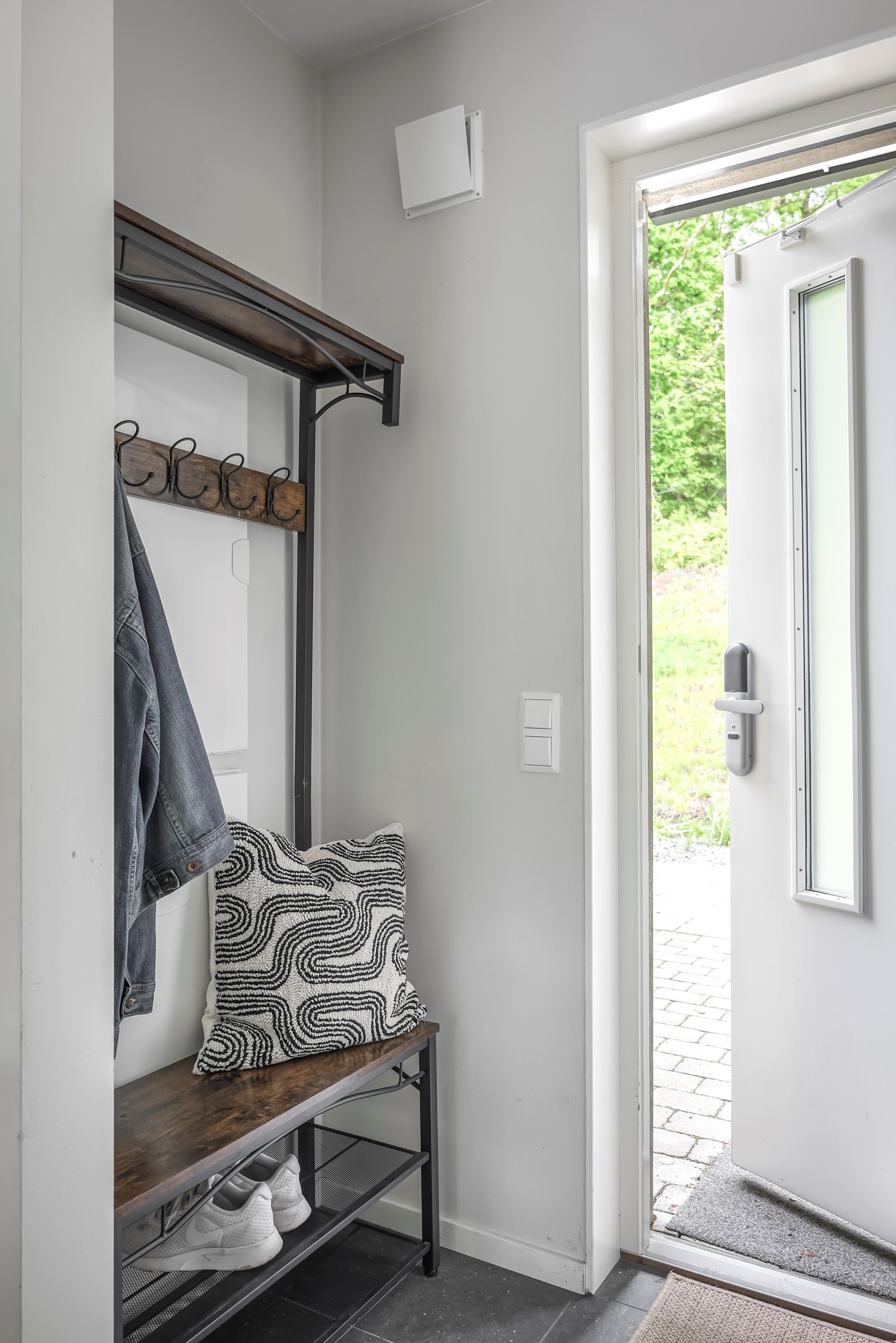 Hallen har kvadratsmarta avhängningsmöjligheter.