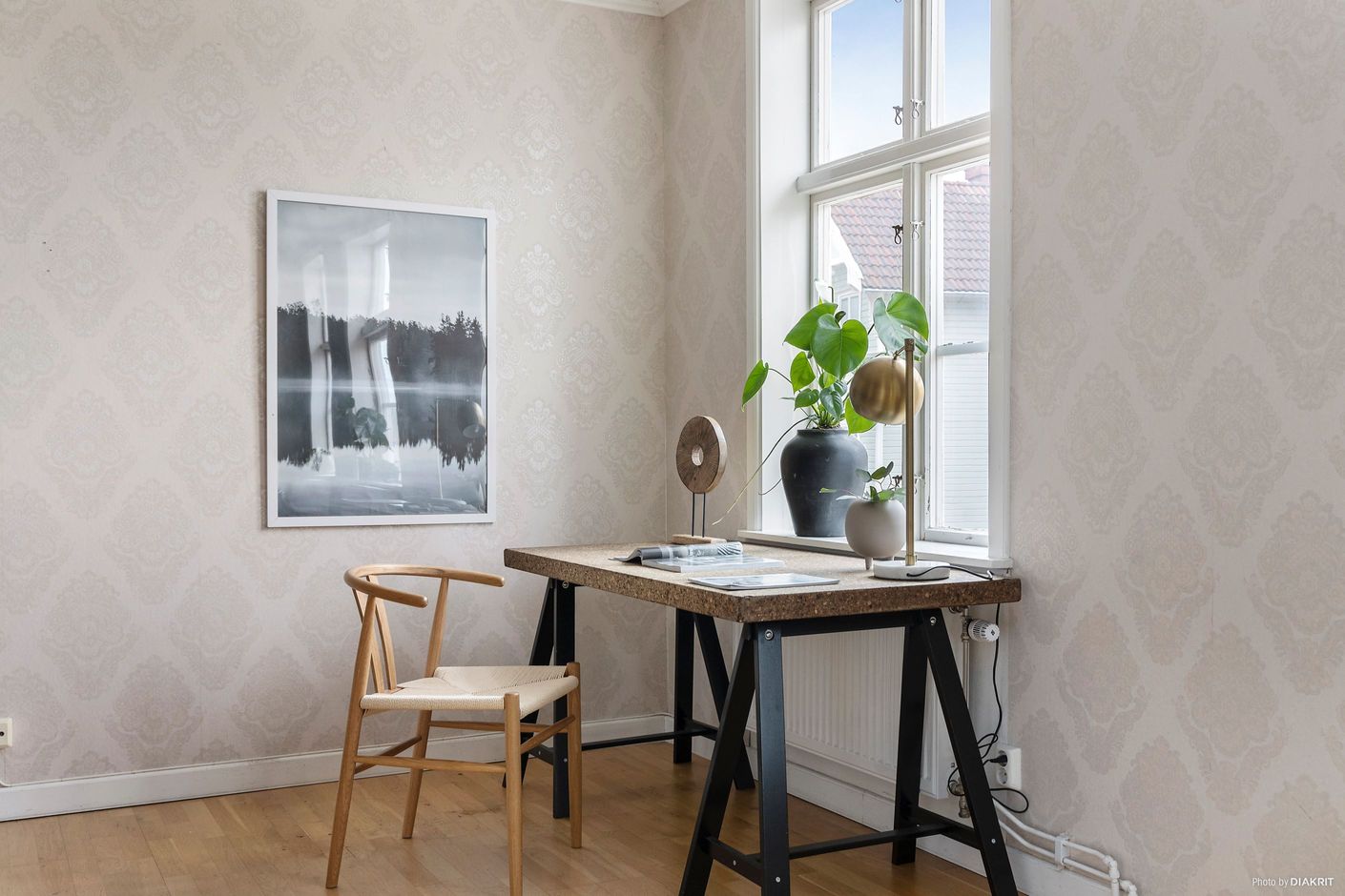 I lägenheten på övre plan finns massor av plats.