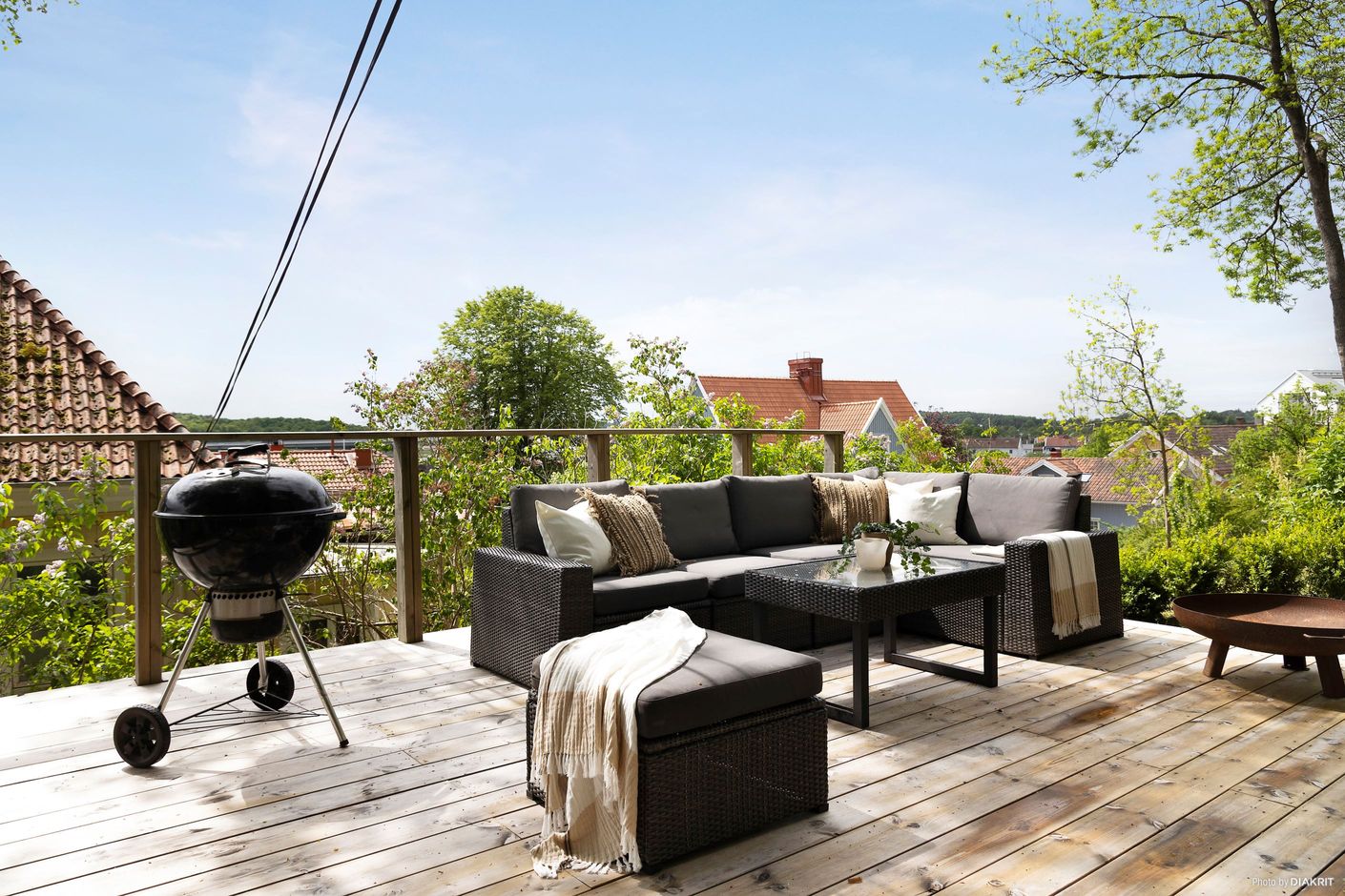 Perfekt för grillkvällar med nära och kära och solchanser från morgon till kväll.