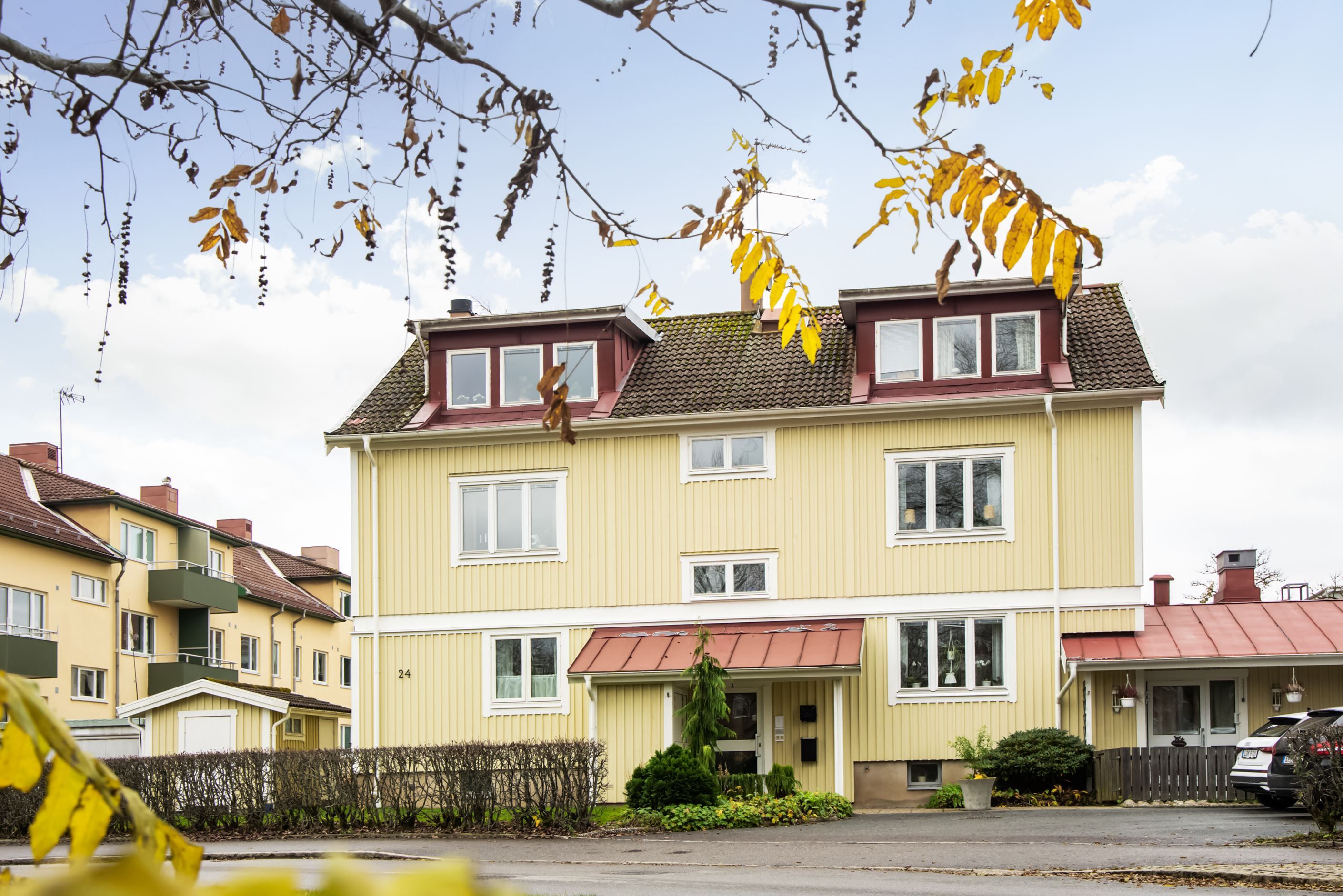 Välkomna till ett hus som många känner igen.