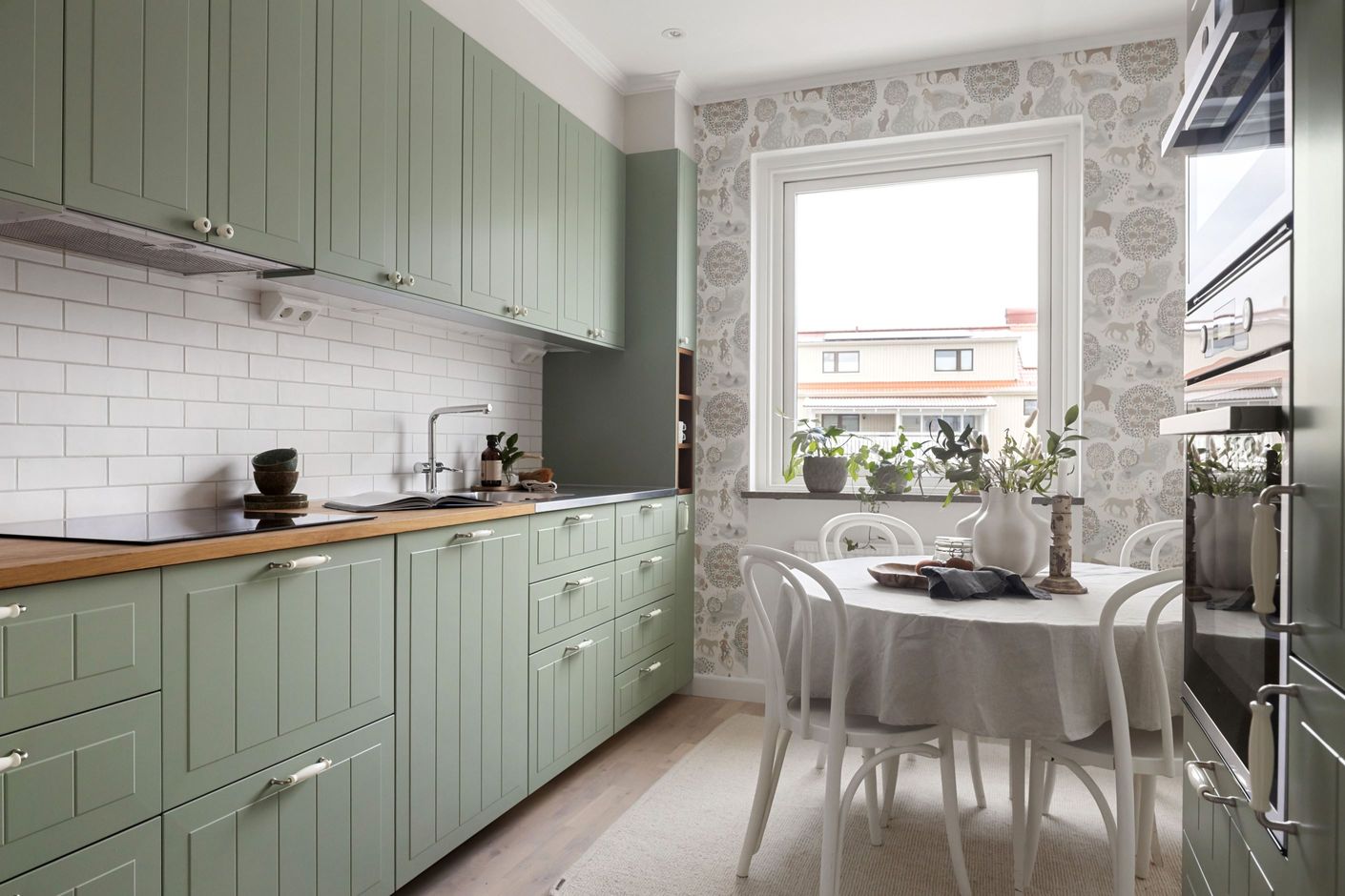 Stilrent kök i harmoniska färger