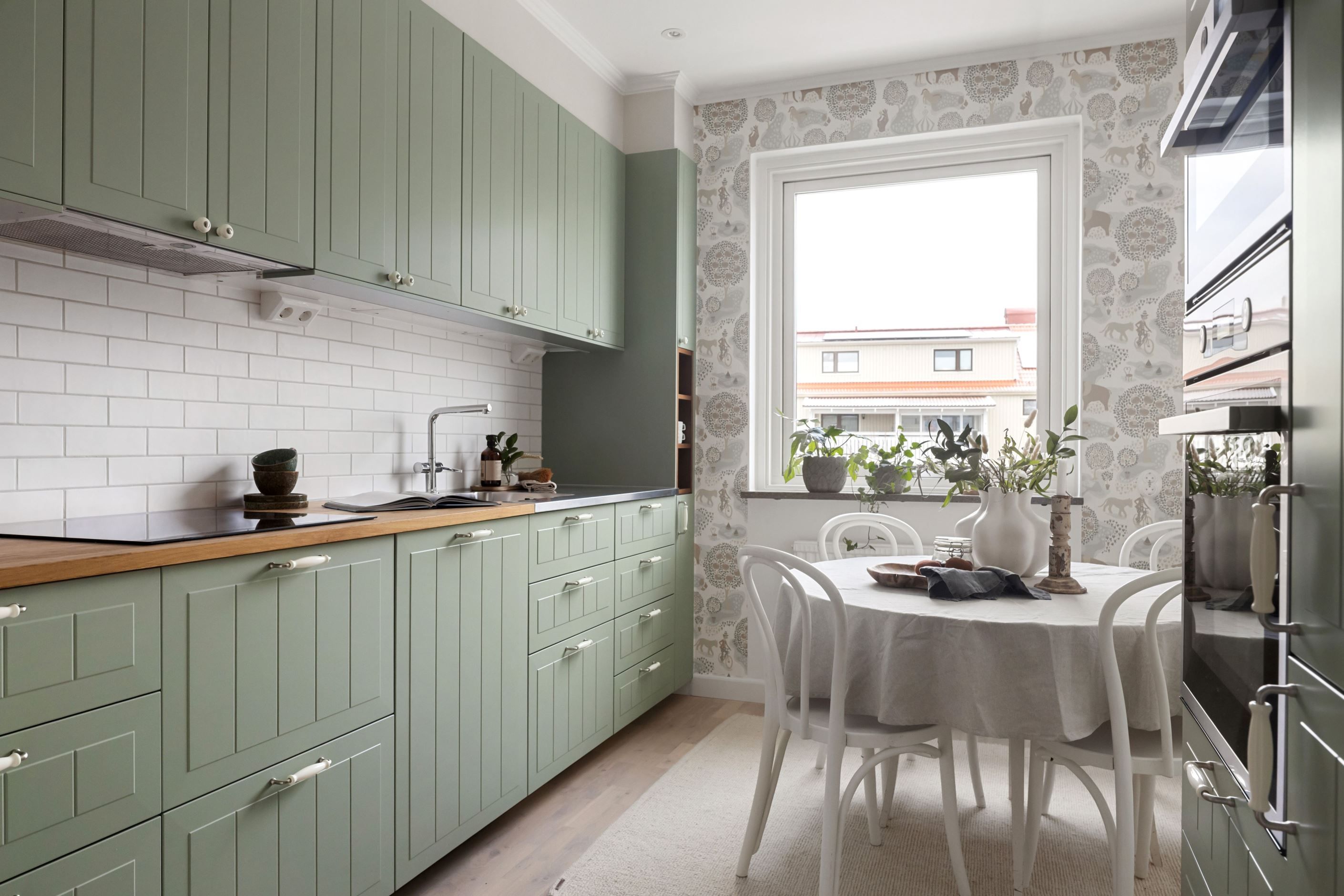 Stilrent kök i harmoniska färger