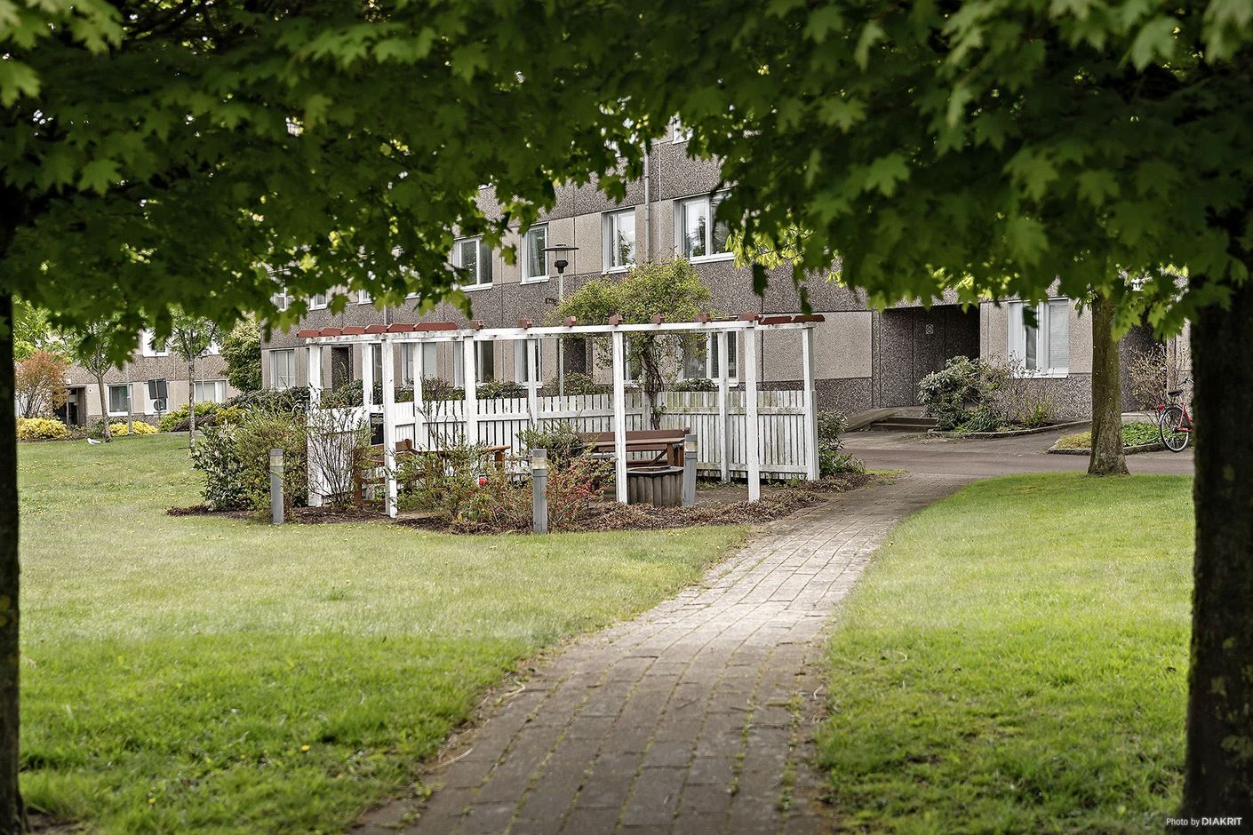 Grillplatserna på innergården är perfekt varma sommarkvällar.