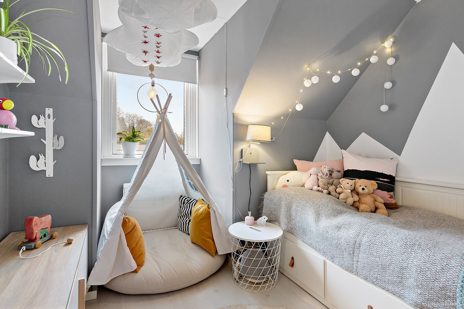 Nästa sovrum kan med fördel användas till barnrum, gästrum, arbetsrum eller sovrum.