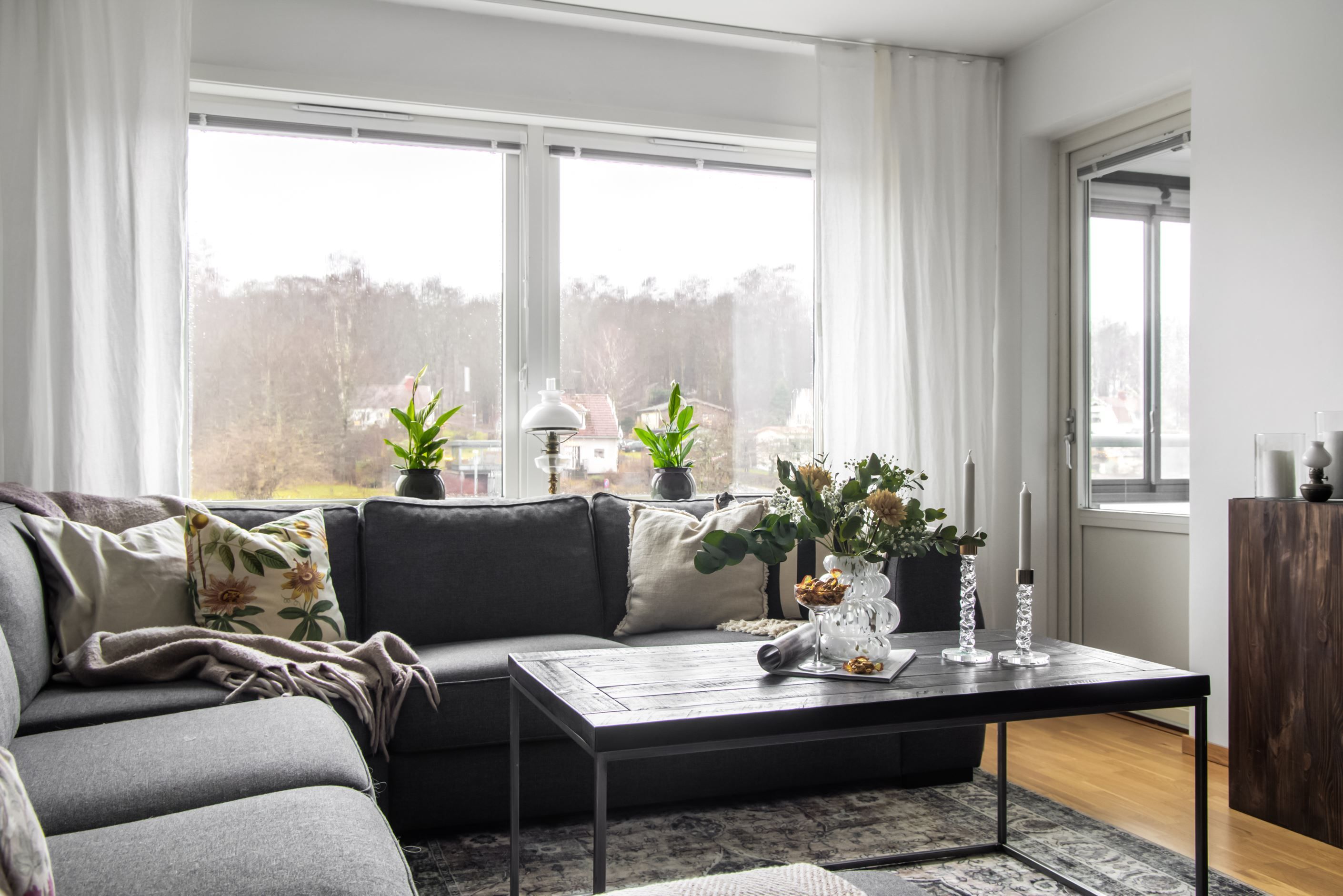 Insynsskyddade fönster.