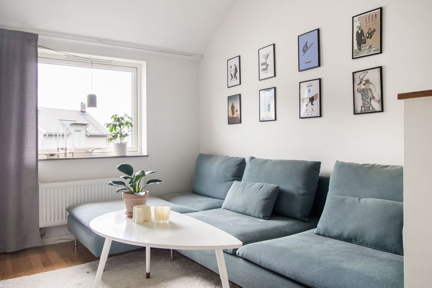 Allrummet på övre plan är perfekt då barnen har kompisar hemma eller som extra sovrum.