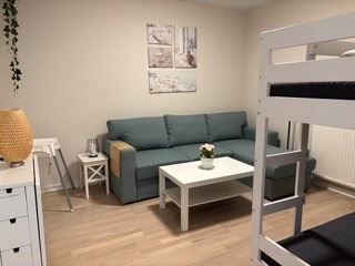 Föreningens övernattningslägenhet finns i samma hus.