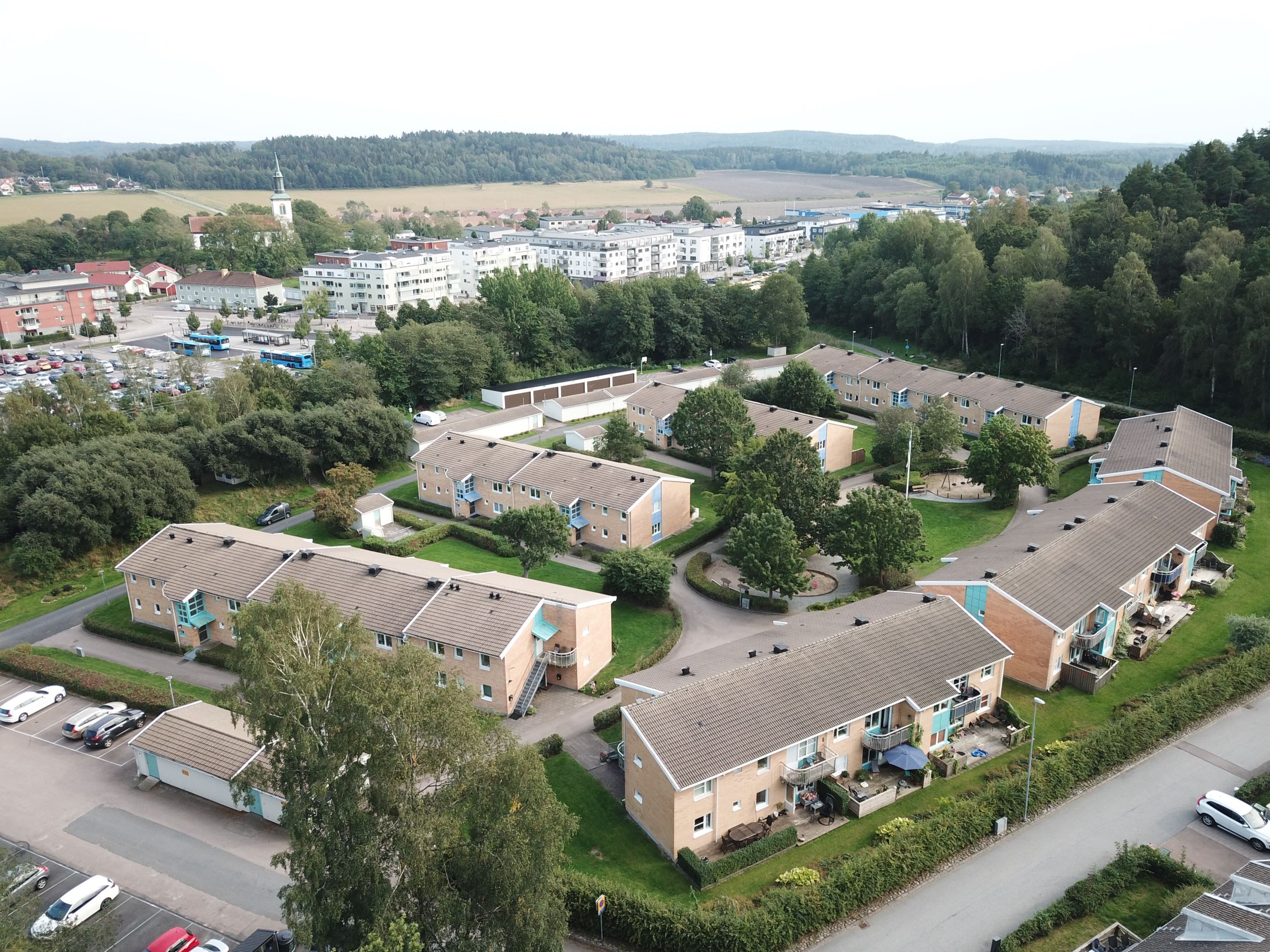 Östra Porten ligger inbäddat med direkt närhet till bra kommunikationer.