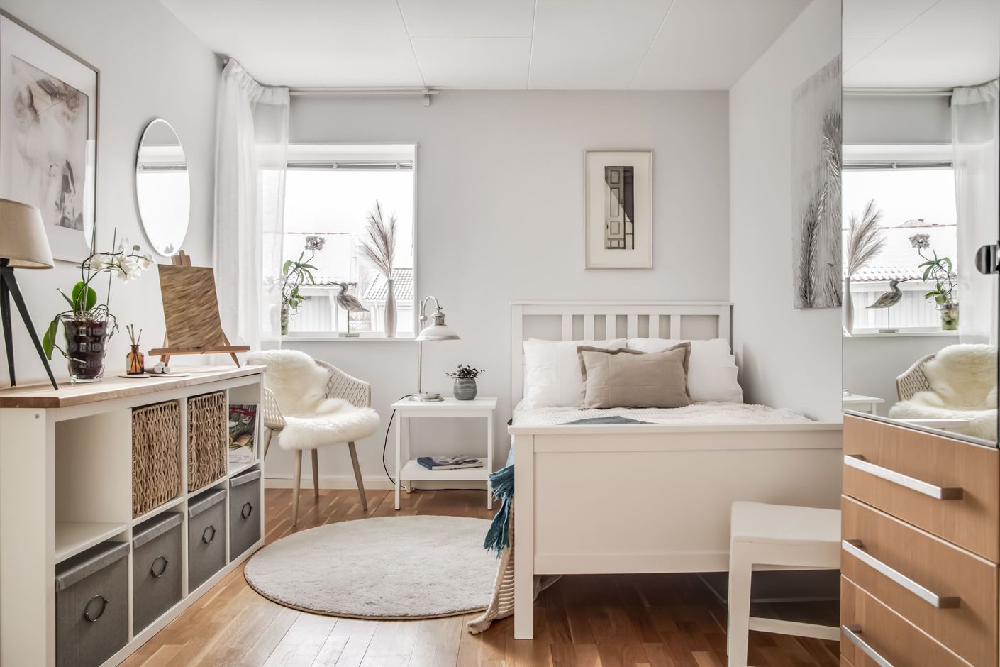 Nästa sovrum är idag ett ljust gästrum.